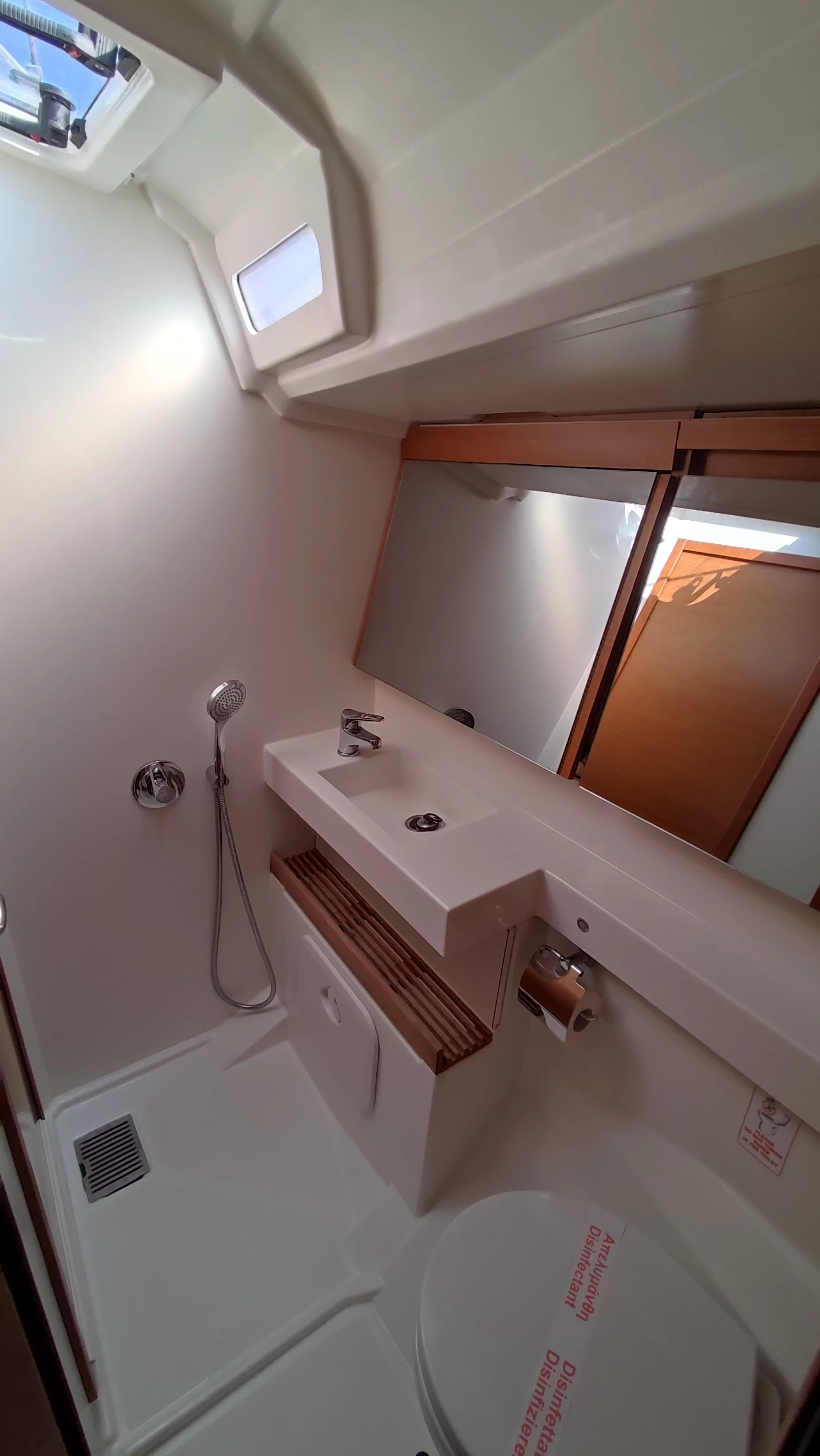 Sun Odyssey 440 (Erato)  - 7