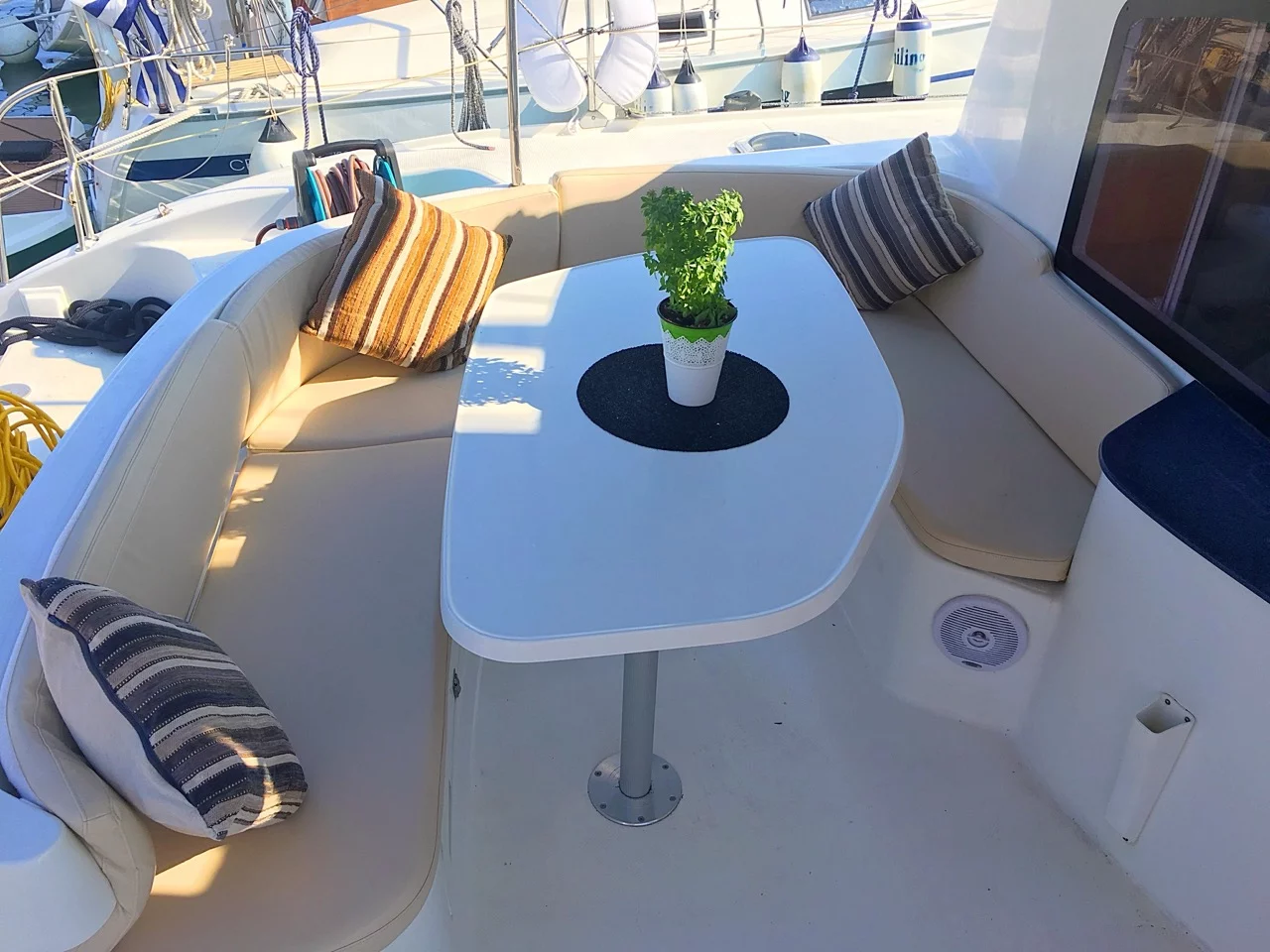 Lavezzi 40 (Victoria) Interior image - 2