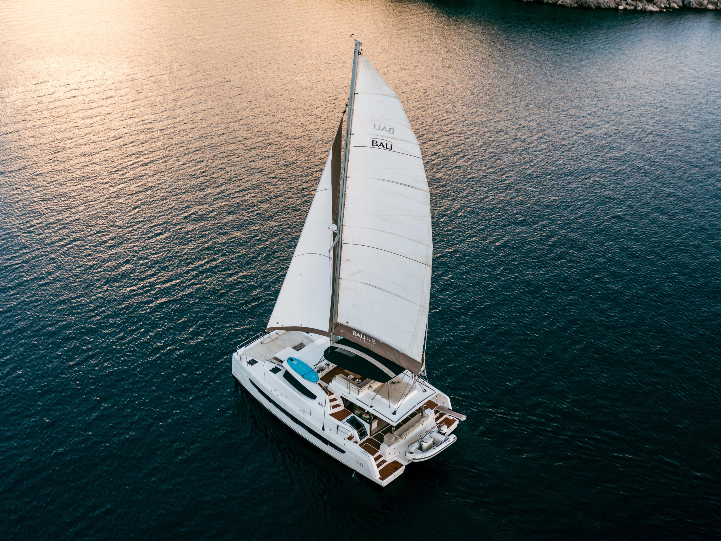 Photo #1 - Bali 4.8 (Olea Crewed Elegant Pack) en Lefkada - 12115