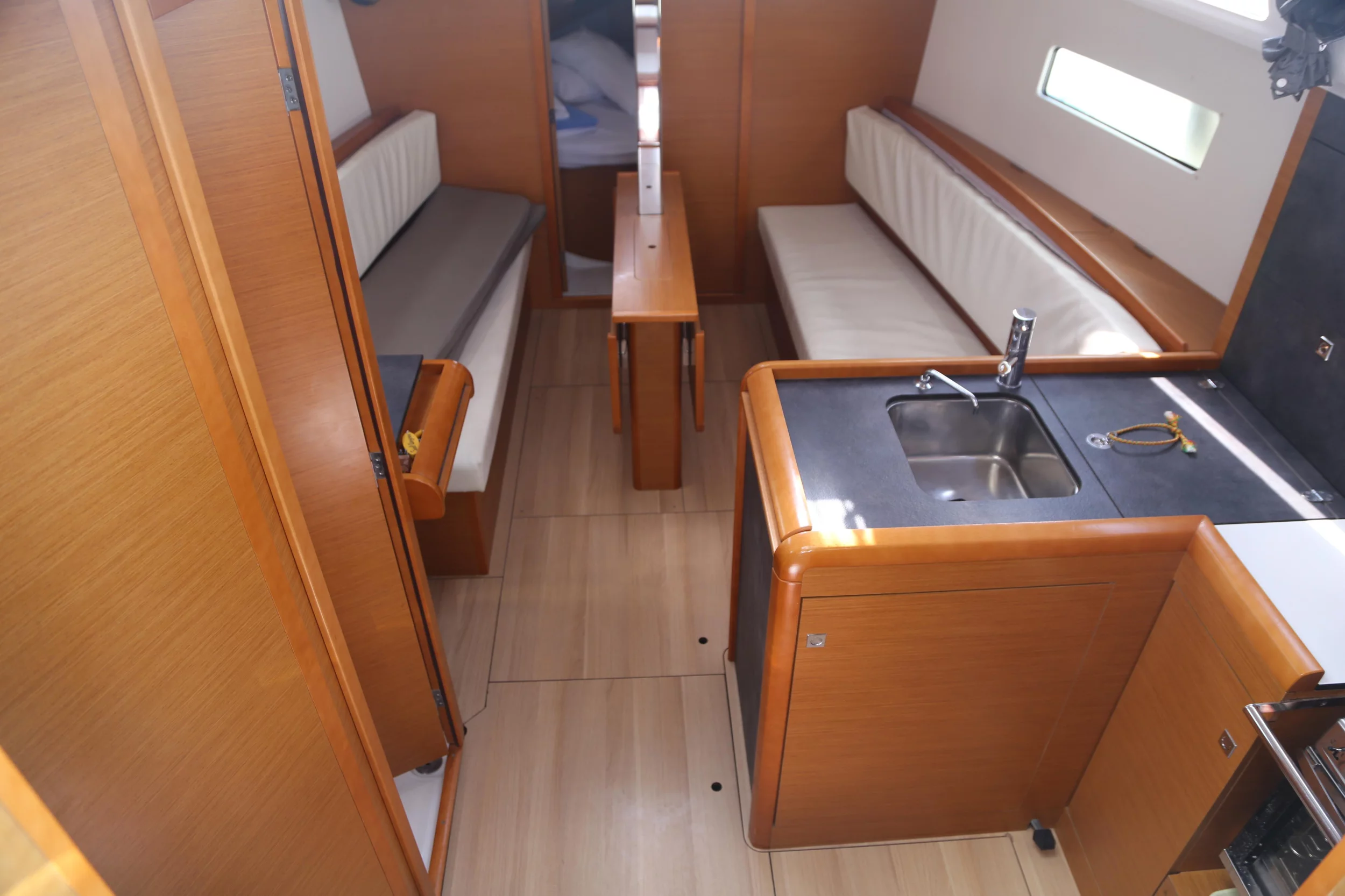 Sun Odyssey 349 (Ferousa)  - 9