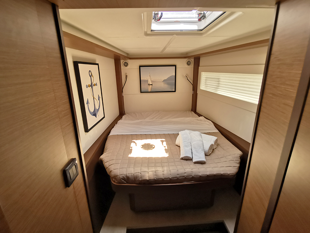 Photo #3 - Lagoon 46 (GALAXY (air condition, , ) _Skippered Only_) en Athènes - 16340