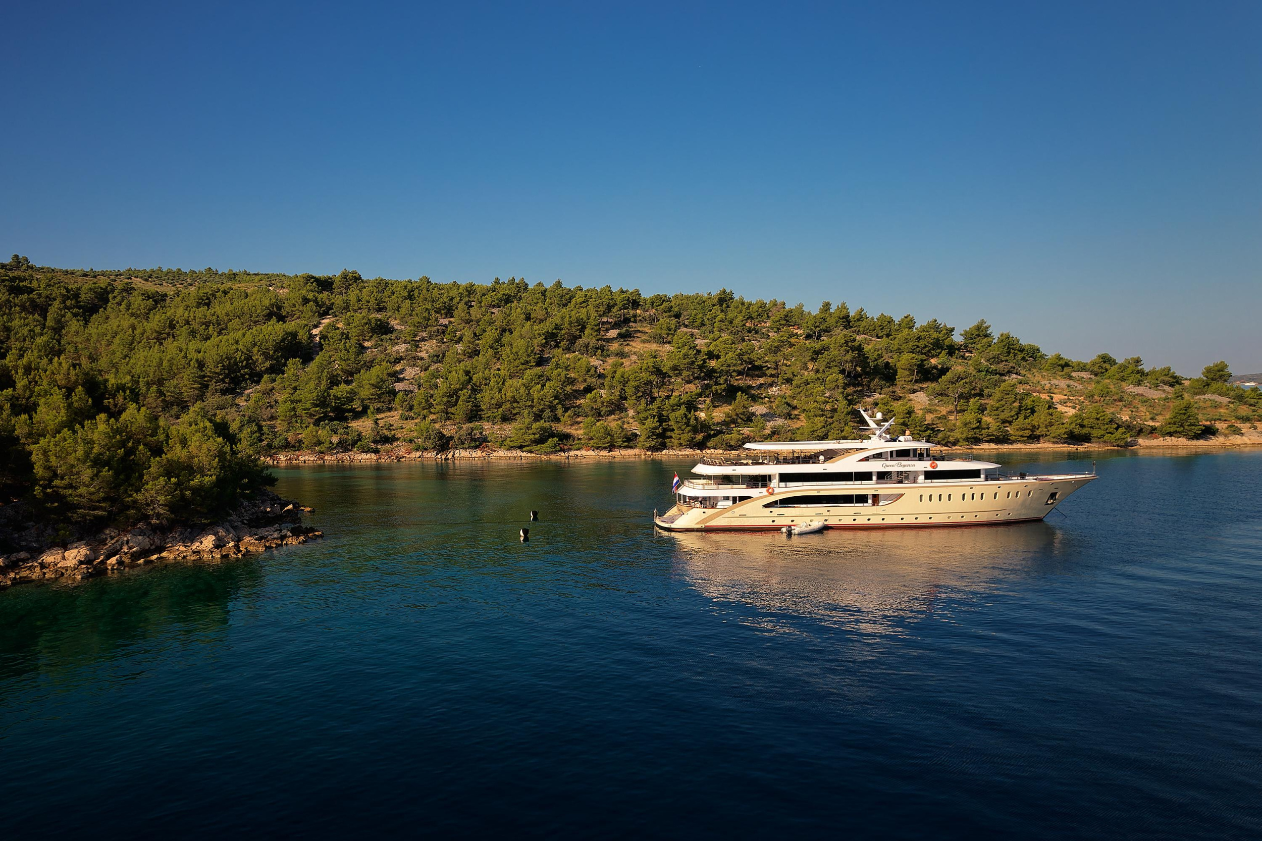 Photo #6 - Motoryacht Queen Eleganza (Queen Eleganza) in Split - 21036