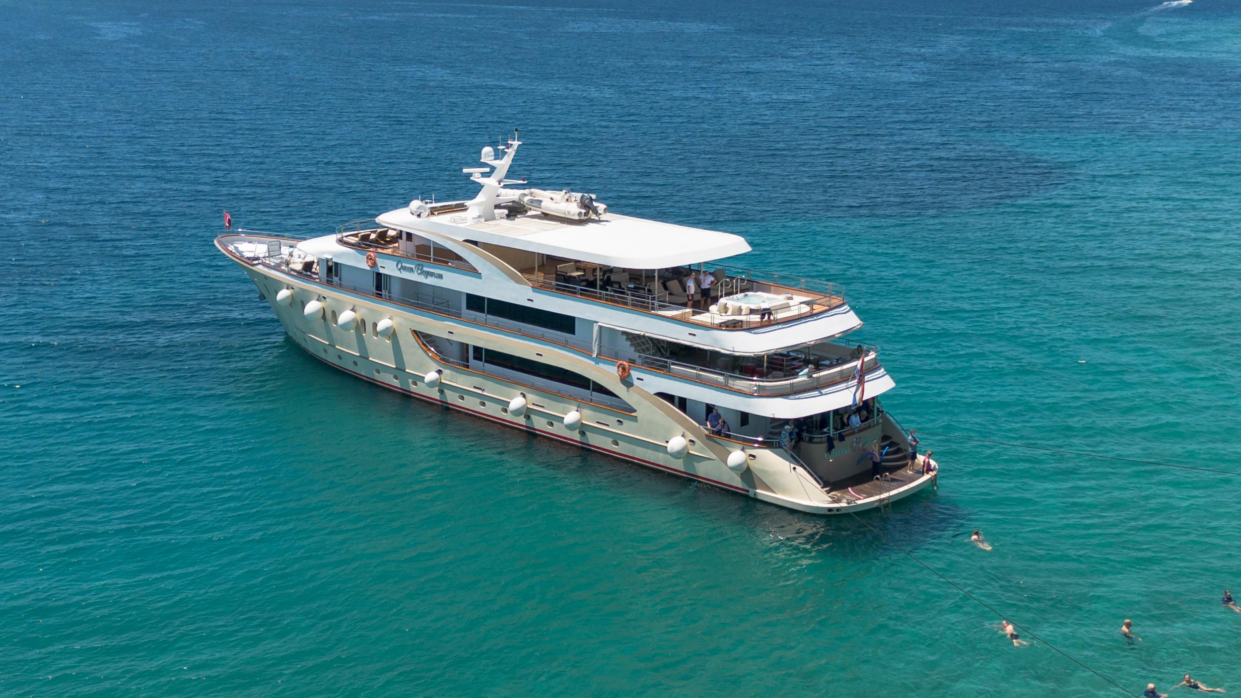 Photo #22 - Motoryacht Queen Eleganza (Queen Eleganza) in Split - 21036