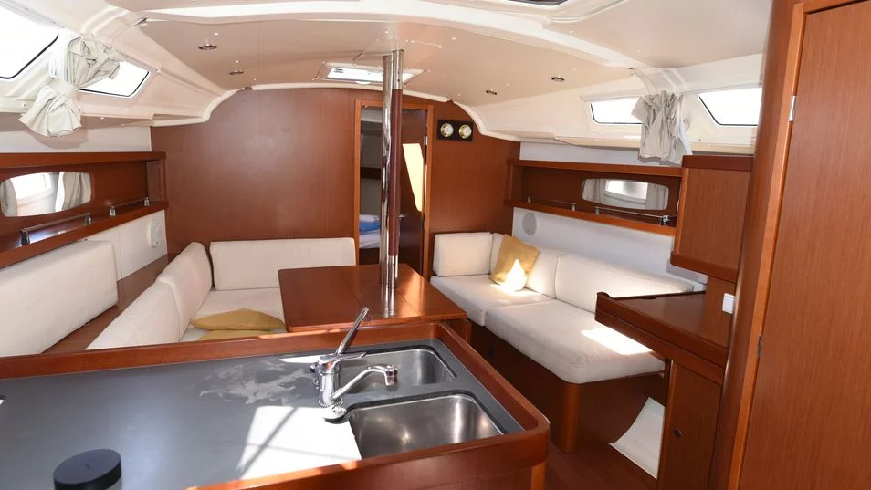 Oceanis 37 (Galene)  - 10