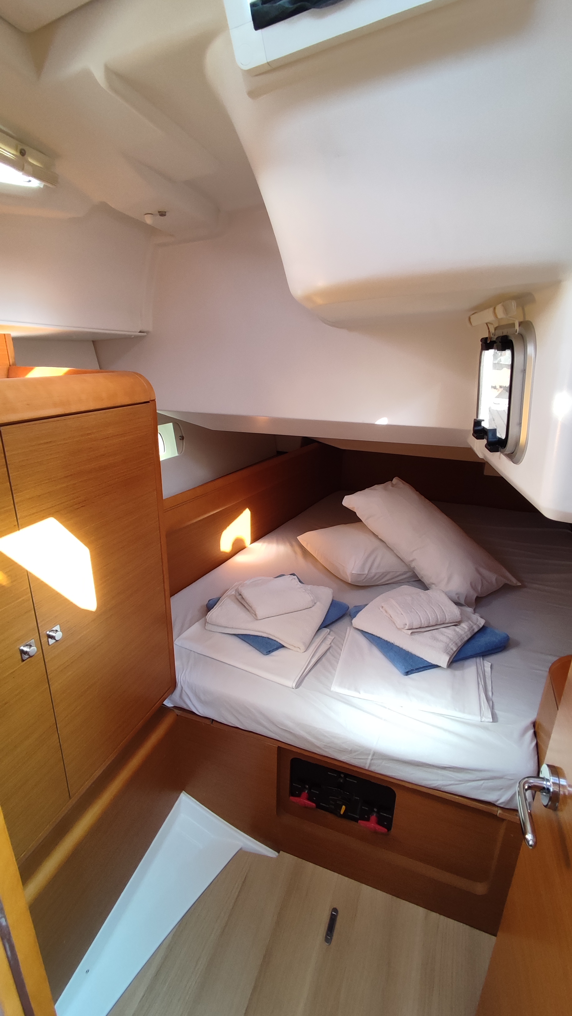 Photo #2 - Sun Odyssey 439 (Pasithea) in Volos - 23544