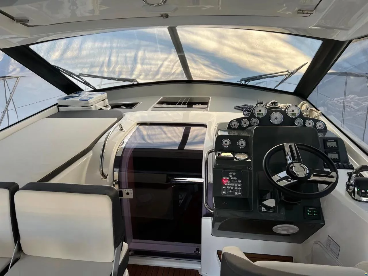 Bavaria Sport 36 HT (Coco) Interior image - 8