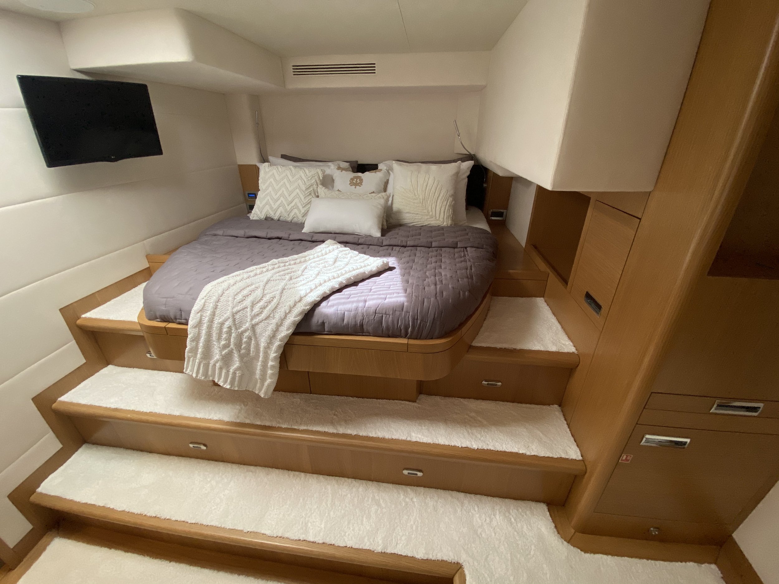 Serenity 64 LUXE — photo 22