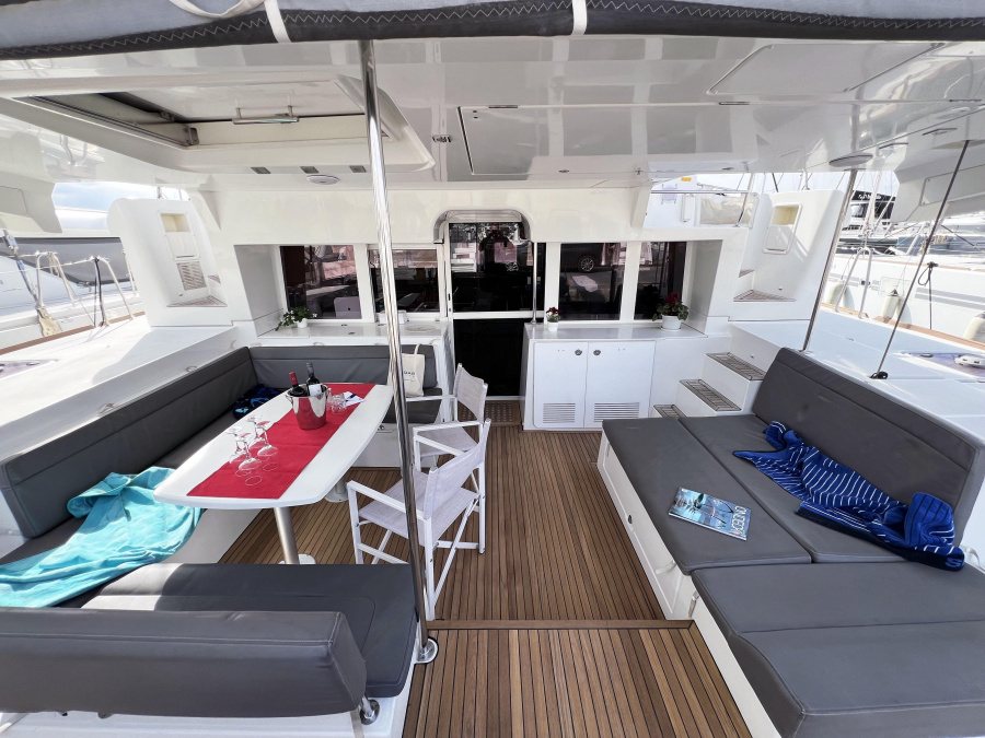 Lagoon 450 Fly — photo 18
