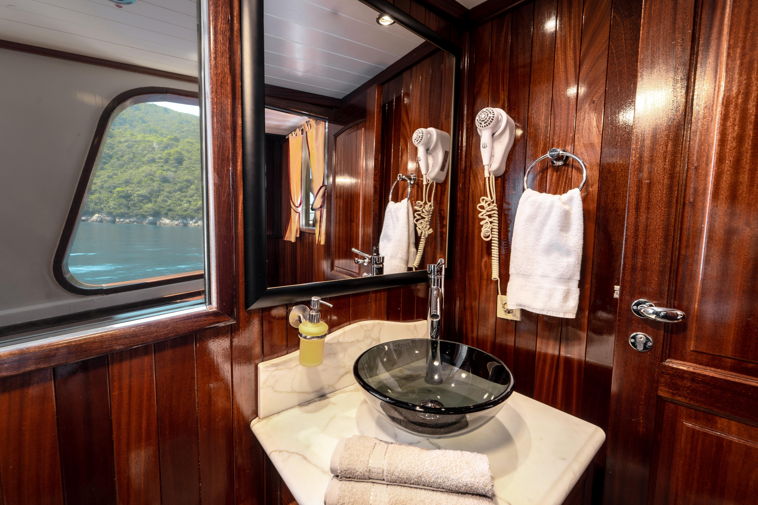 Photo #16 - M/Y (Cesarica) en Split - 61398