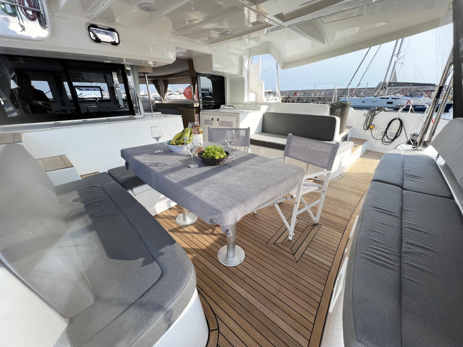 Lagoon 46 — photo 11