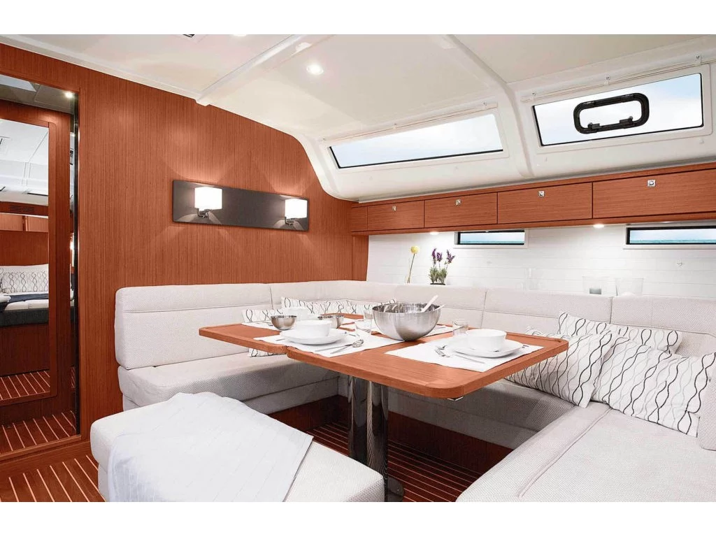 Bavaria Cruiser 51 (Leonidas V) Interior image - 9