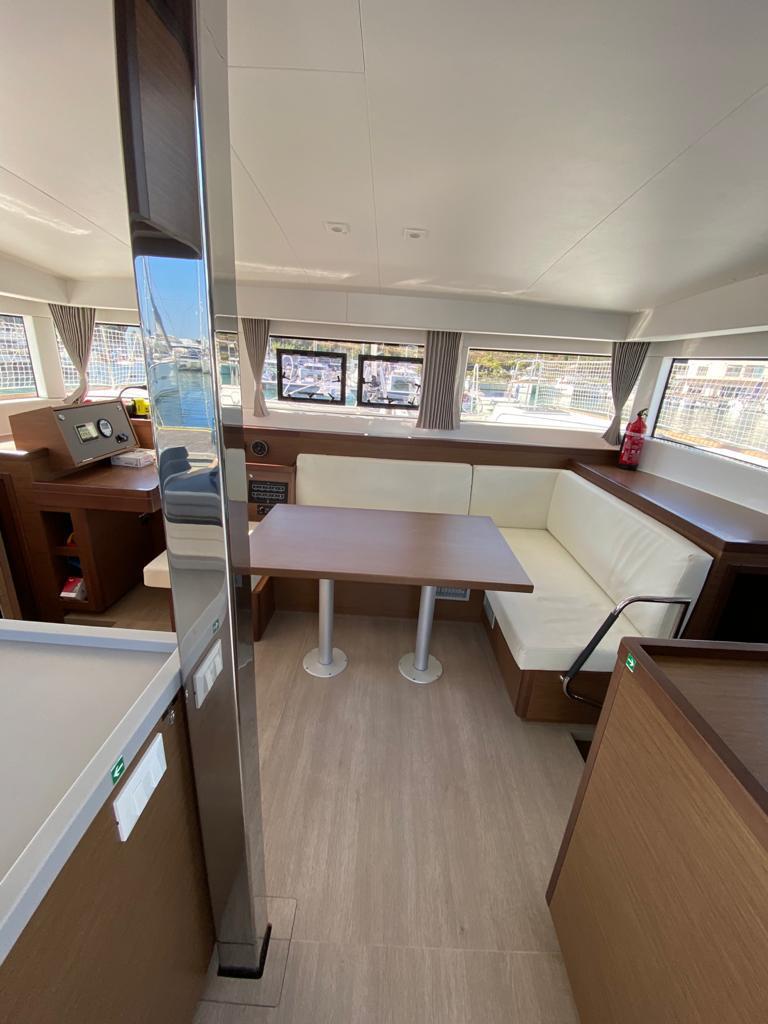 Lagoon 40 — photo 17