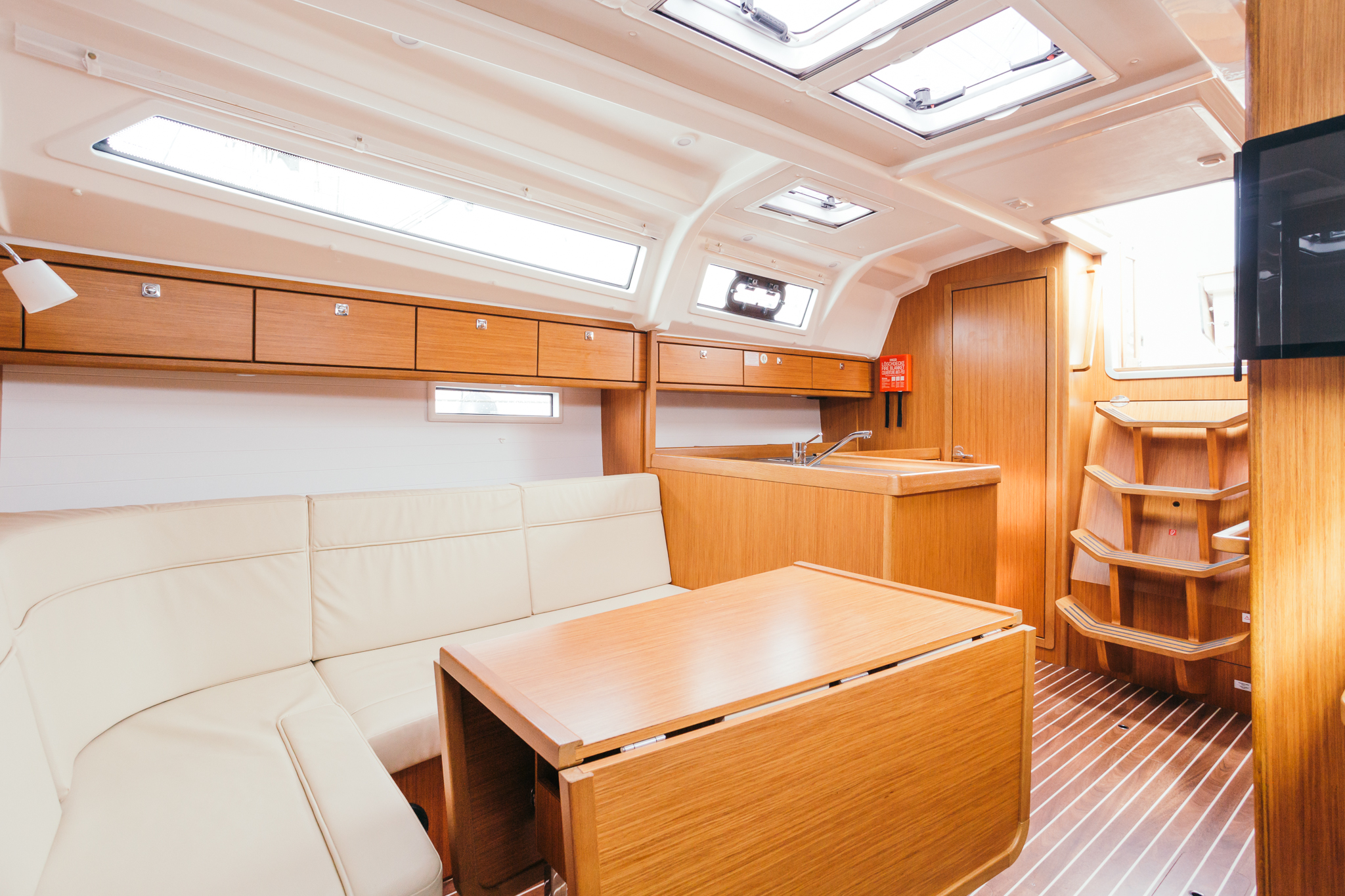 Bavaria Cruiser 37 — photo 5
