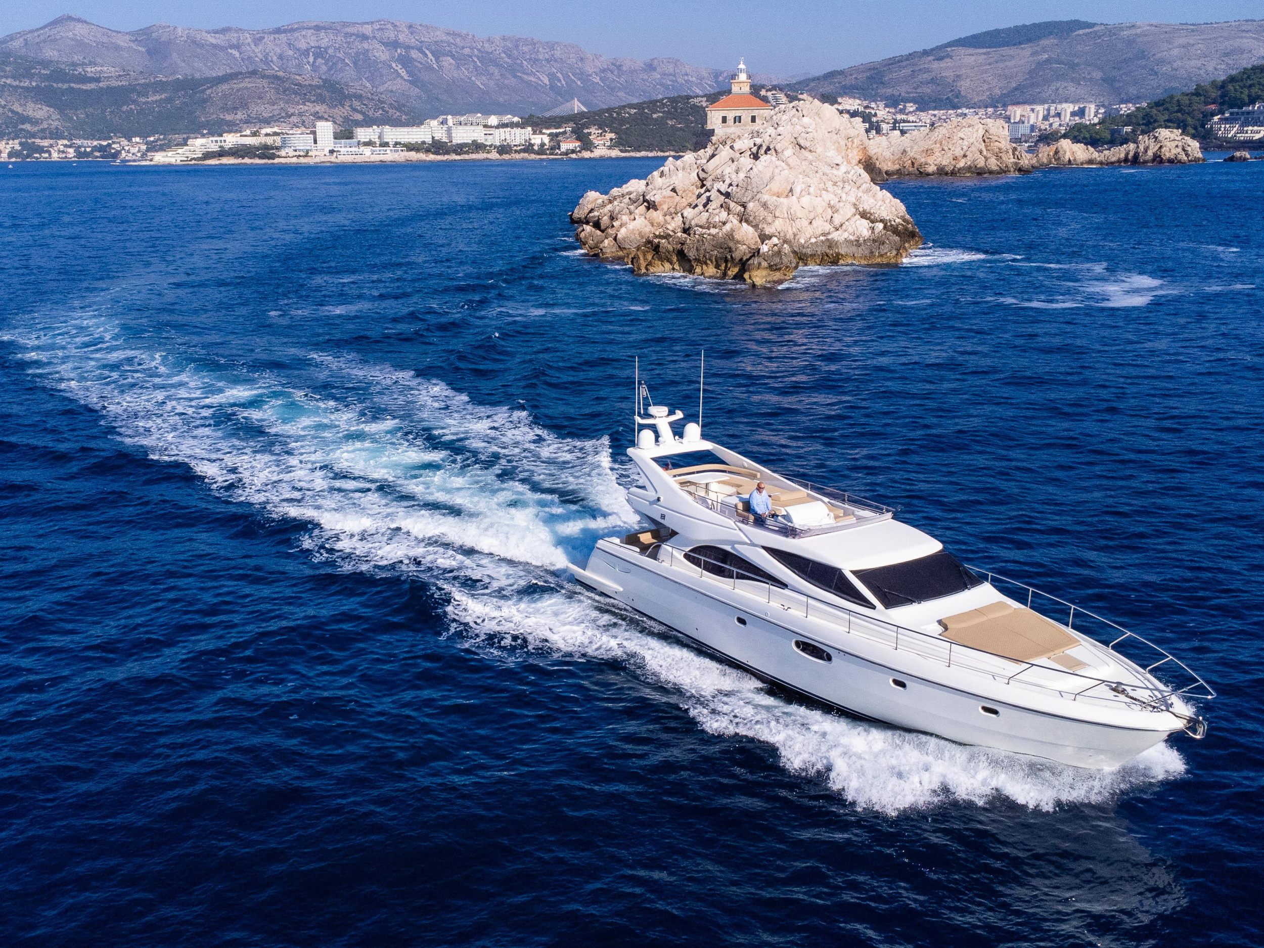 Photo #6 - Ferretti 591 (Borna I) en Dubrovnik - 61193