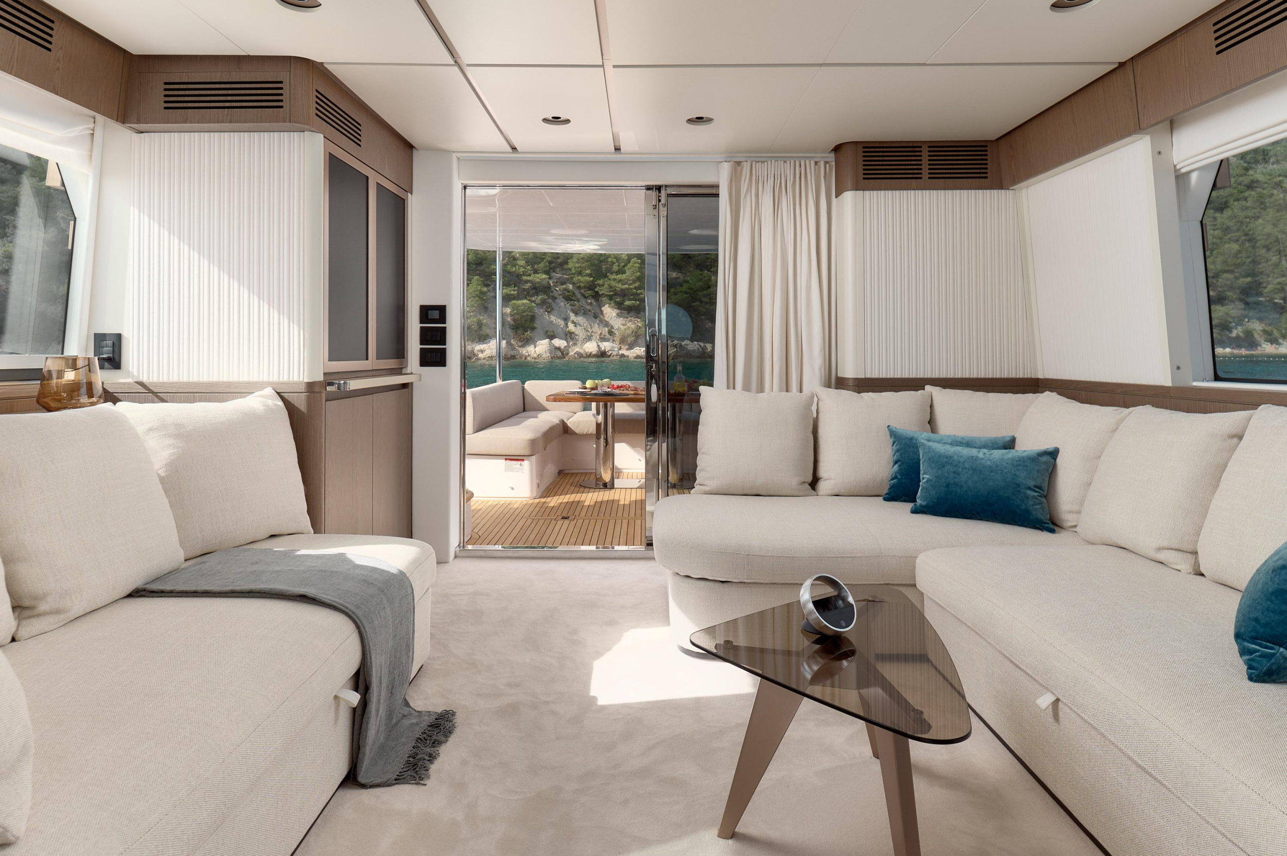 Photo #86 - Azimut Magellano 66 (AVA II) en Podstrana - 61362