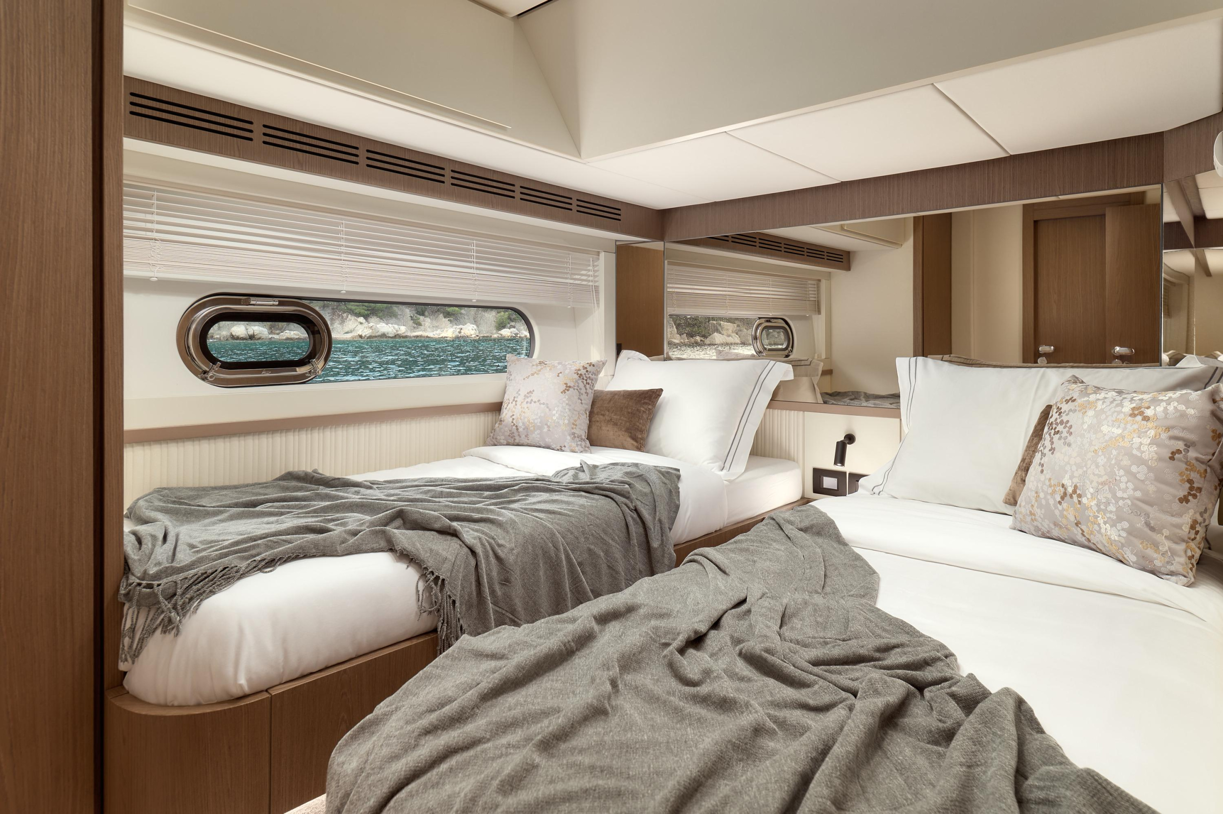 Photo #39 - Azimut Magellano 66 (AVA II) en Podstrana - 61362