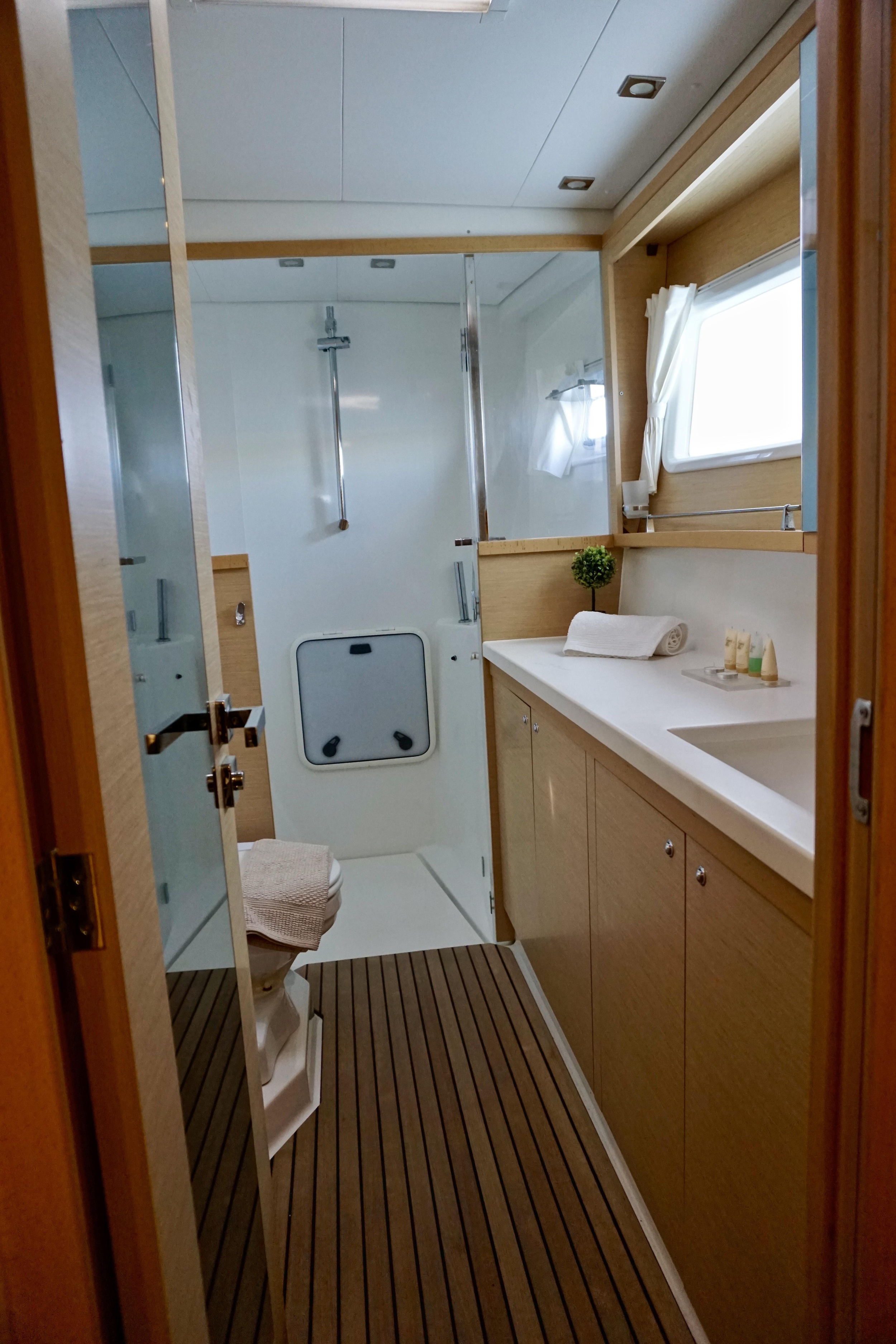 Lagoon 450 Fly Owner Version — photo 5