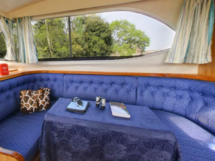 Countess (Countess - Budget 8) Interior image - 6