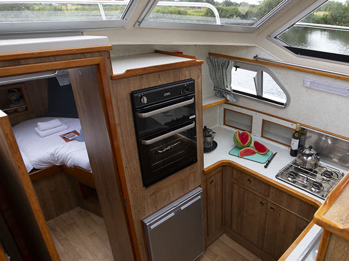 Photo #8 - Crusader (Crusader - Budget 8) in Benson - 62305