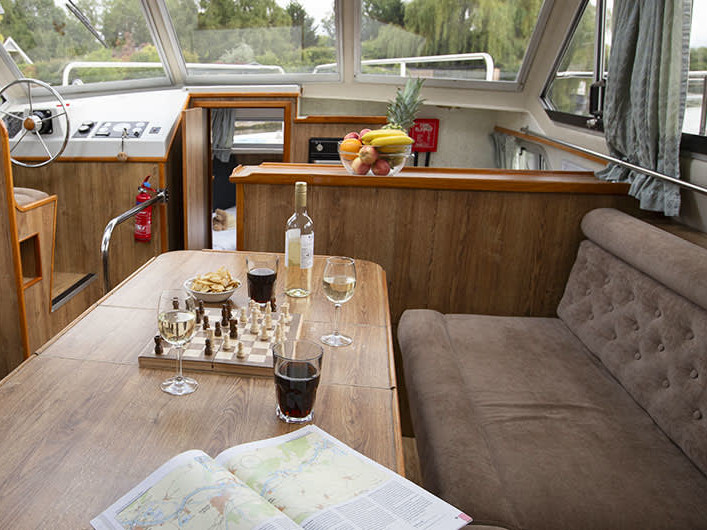 Photo #2 - Crusader (Crusader - Budget 26) in Chertsey - 62360