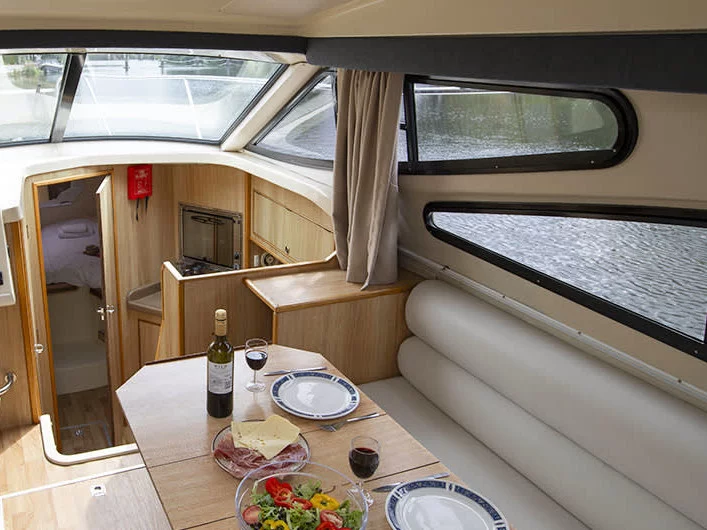 Consul (Consul - Budget 19) Interior image - 5