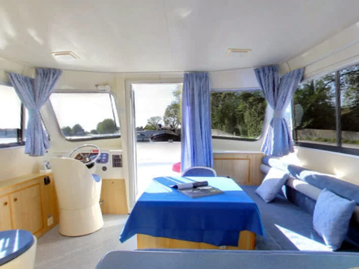 Calypso (Calypso - Comfort 23) Interior image - 5