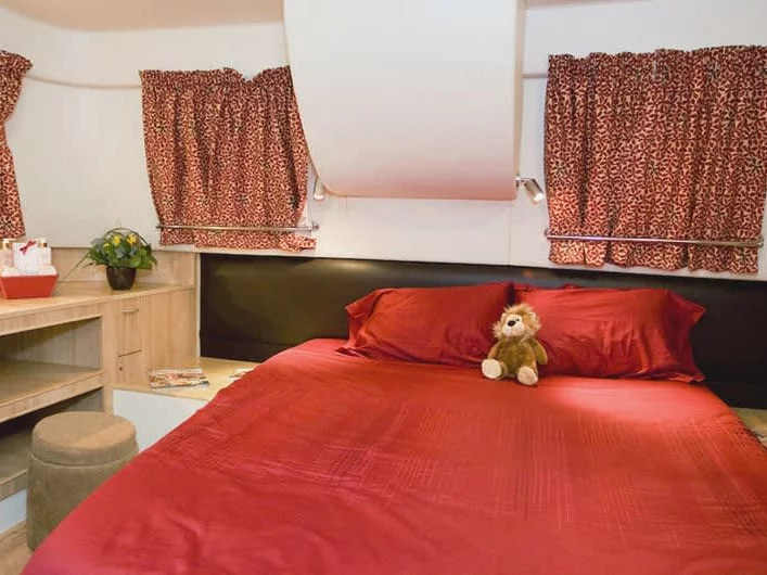 Royal Mystique A (Royal Mystique A - Comfort Plus 14) Interior image - 2
