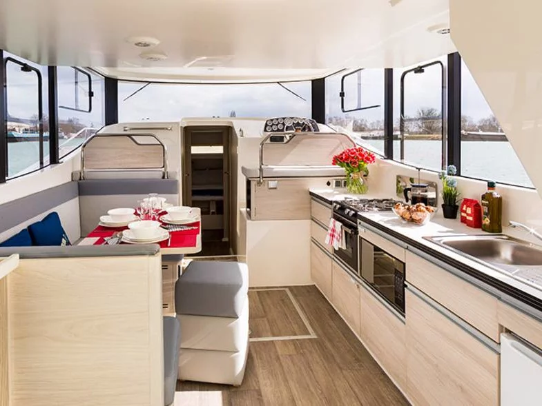 Horizon 1 (Horizon 1 - Premier 11) Interior image - 2