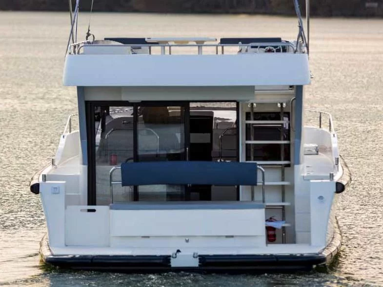 Horizon 1 (Horizon 1 - Premier 44)  - 8