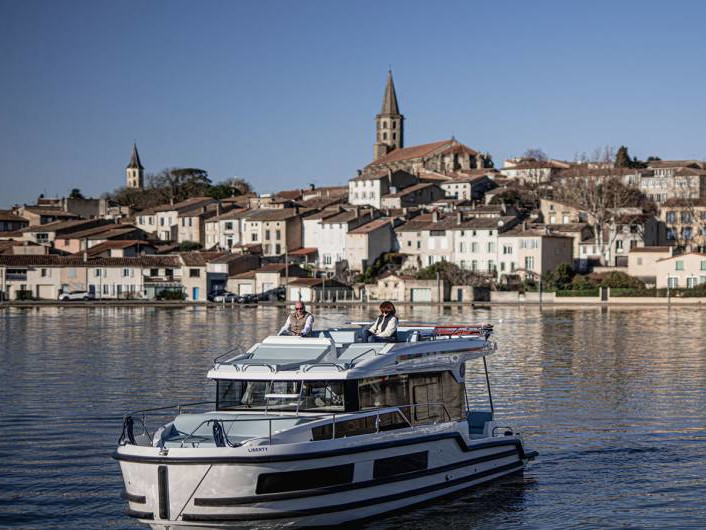 Photo #4 - Liberty (Liberty - Luxury 9) in Port Cassafieres - 63144