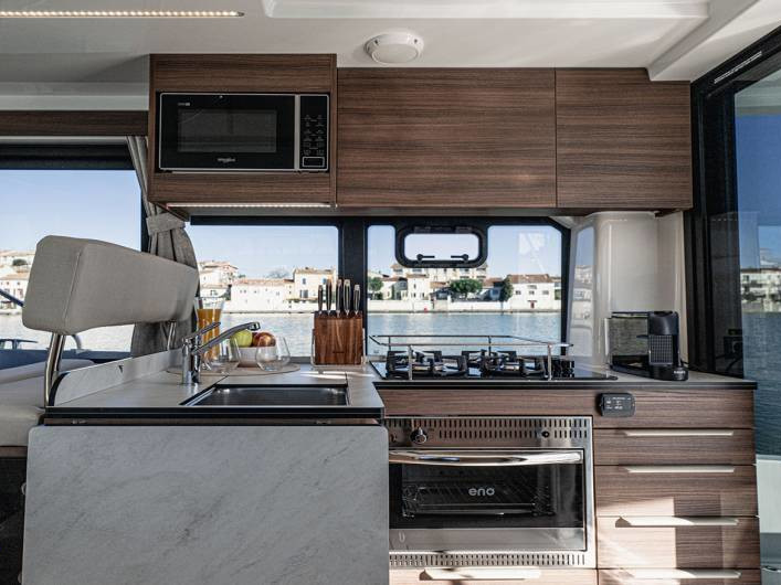 Photo #10 - Liberty (Liberty - Luxury 9) in Port Cassafieres - 63144