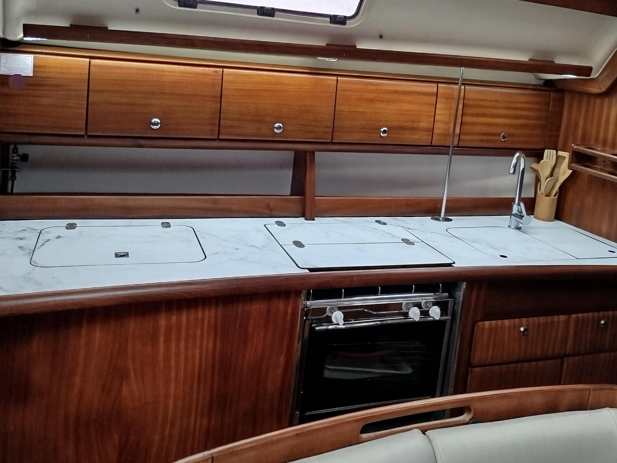 Bavaria 40 — photo 13