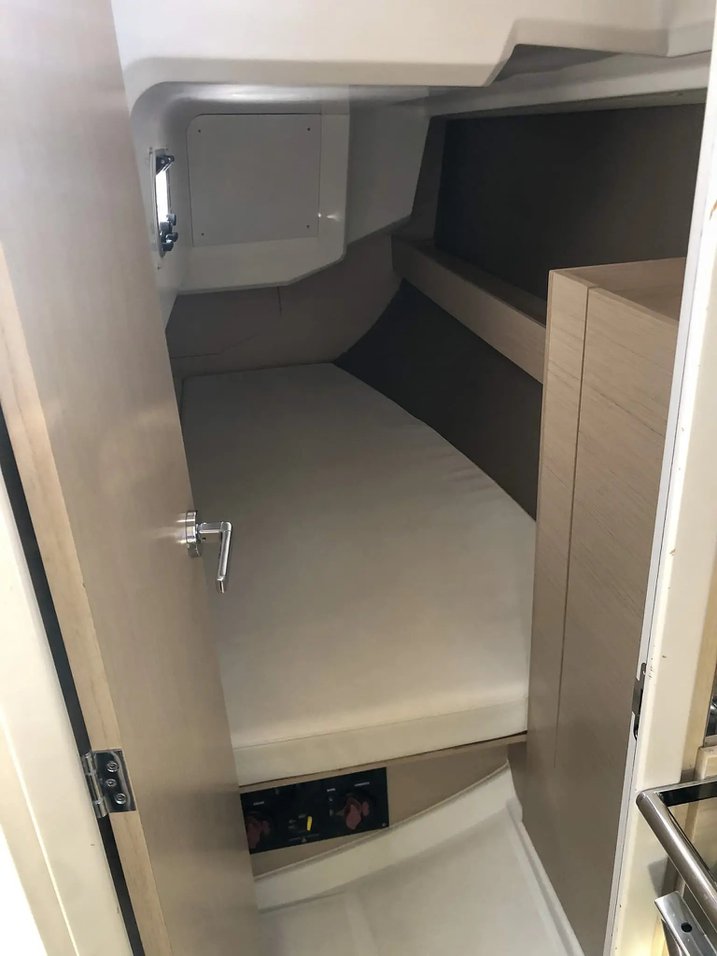 Oceanis 30.1 — photo 10