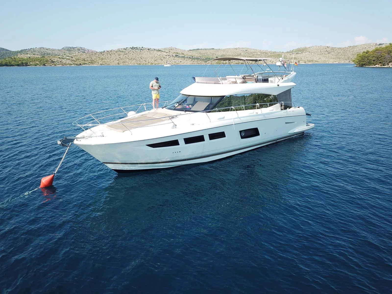 Prestige 550 Fly (Very Bery)  - 18