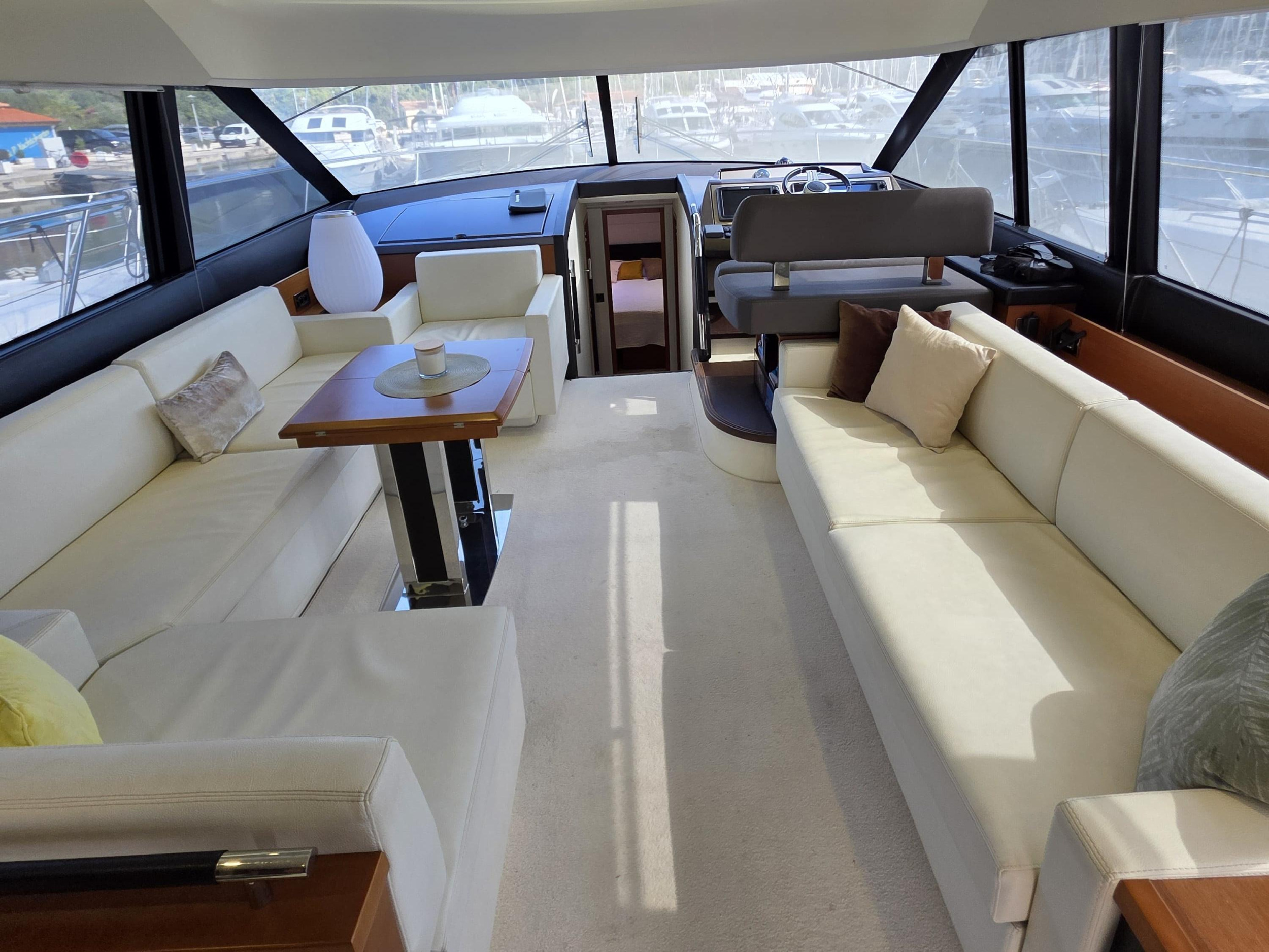 Photo #8 - Prestige 550 Fly (Very Bery) in Primosten - 61326