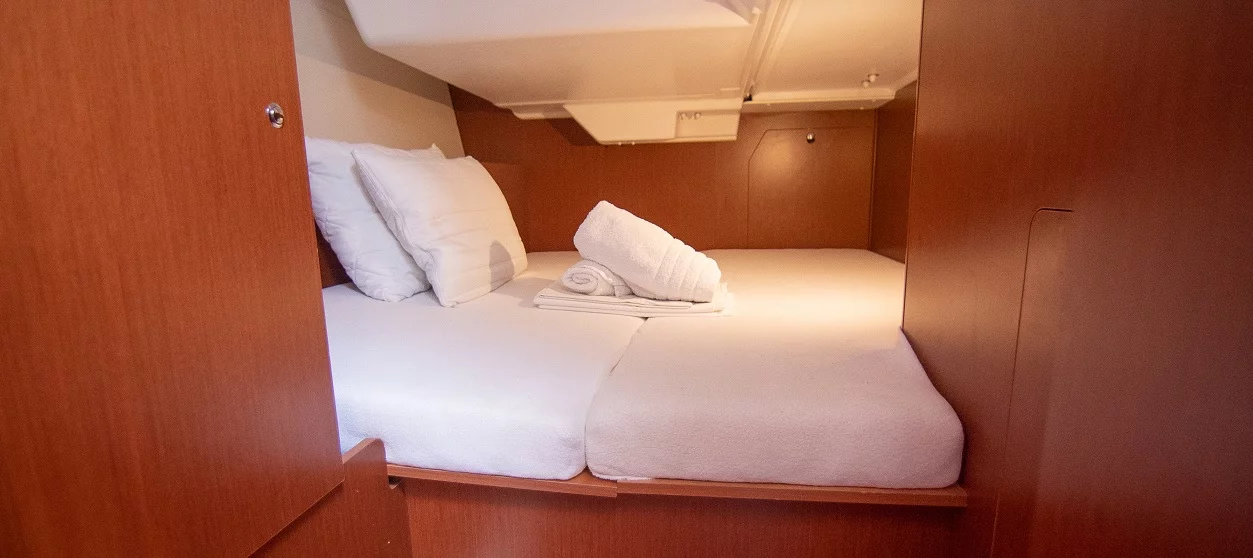Oceanis 38.1 (MARISA "Sails 2025")  - 8