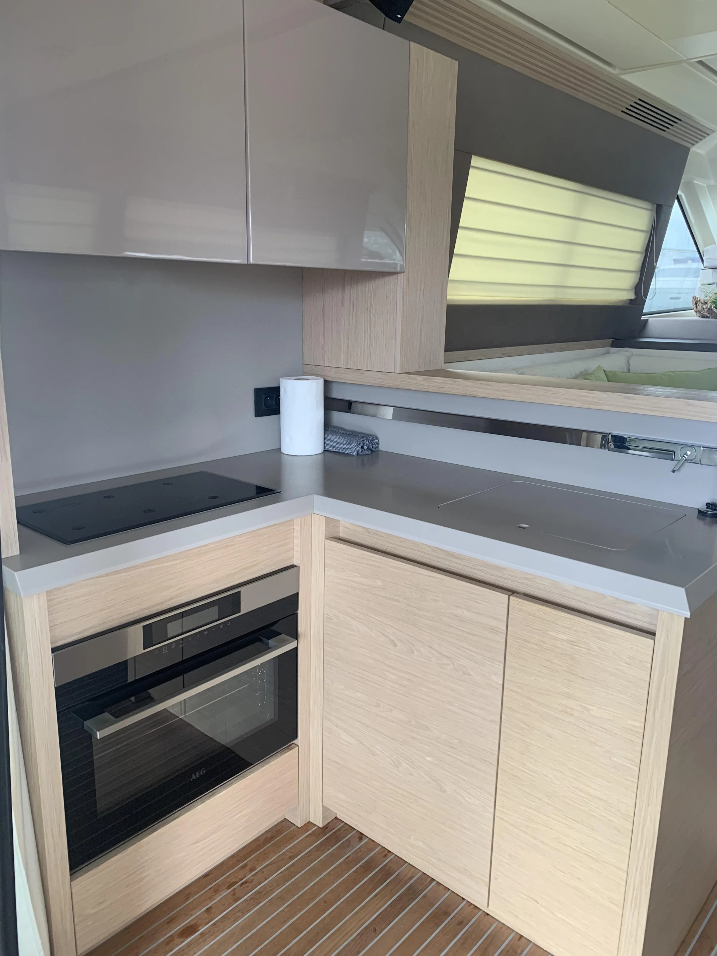 Monte Carlo 5 (Sundowner) kitchen - 6