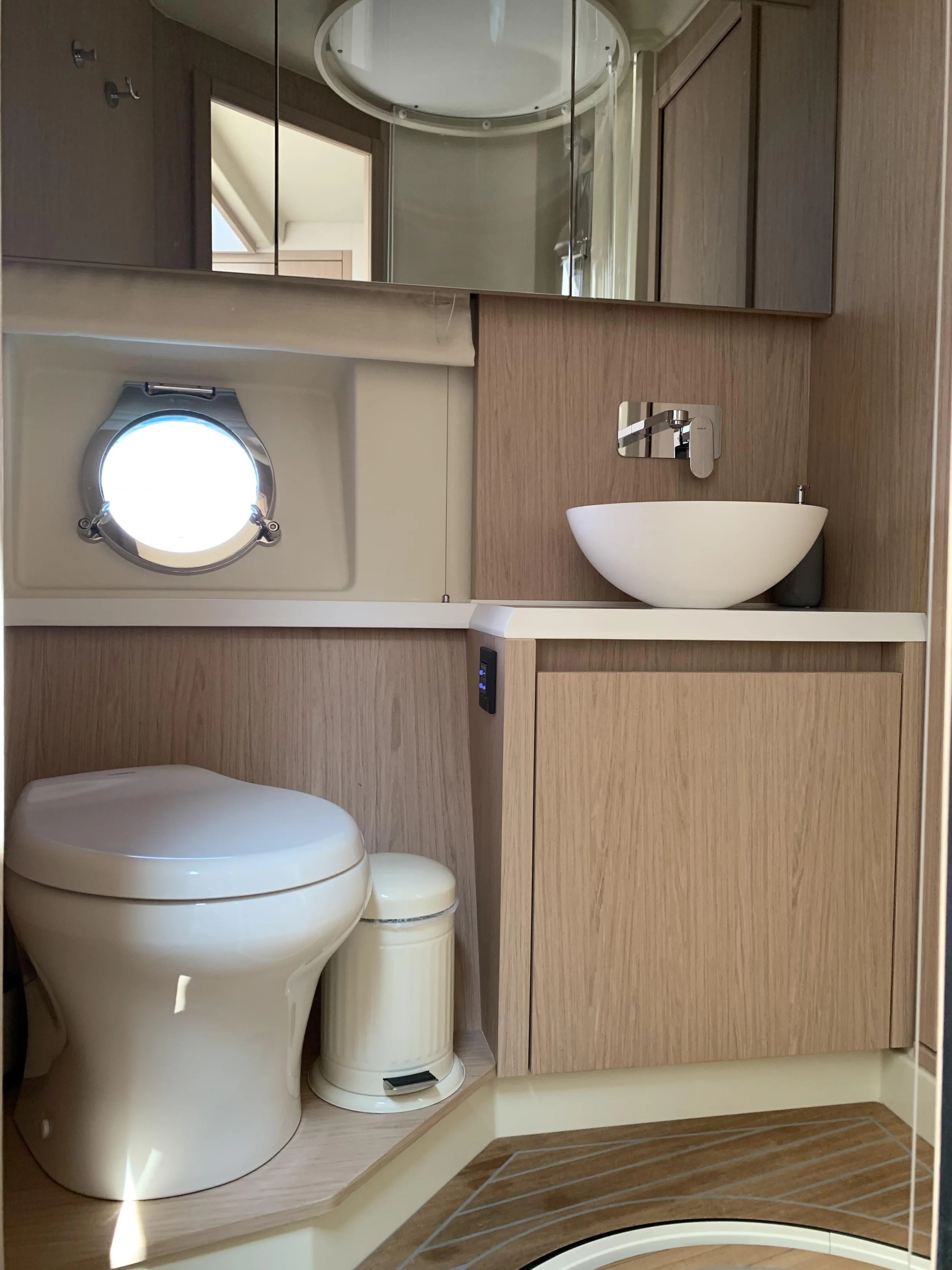 Monte Carlo 5 (Sundowner) toilet - 43