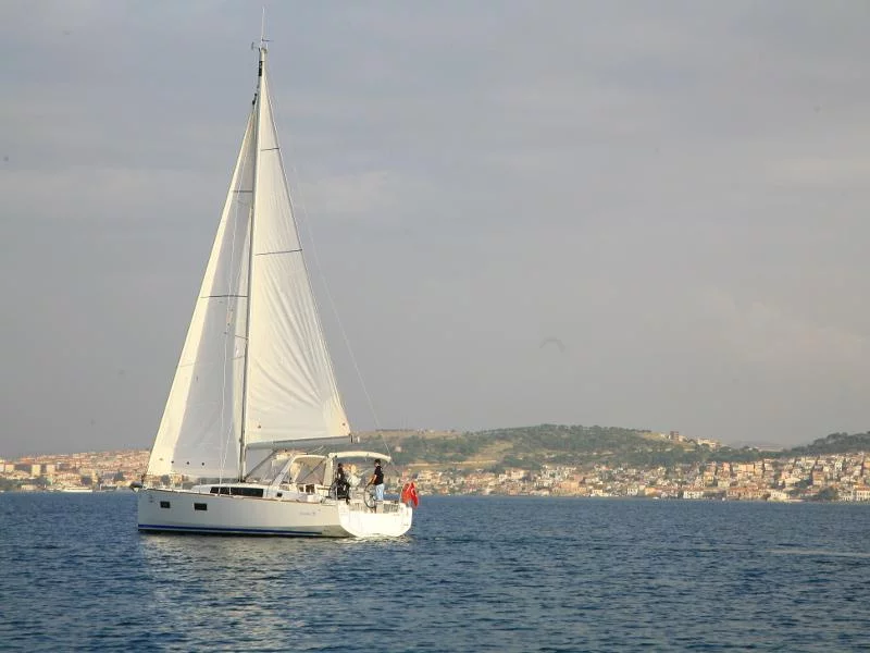 Beneteau Oceanis 38 (ADA) Images - 9