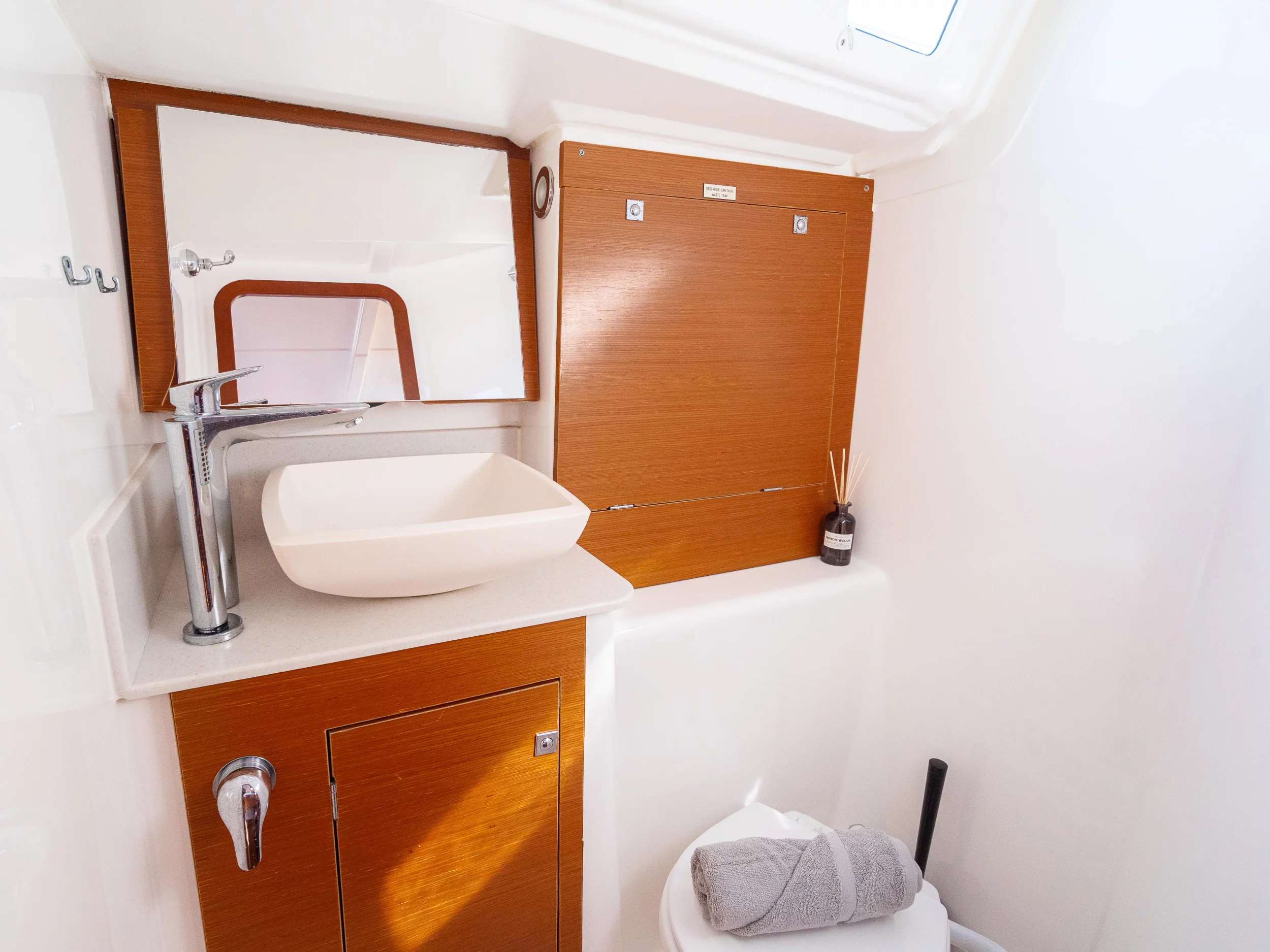 Dufour 360 Grand Large (Draco)  - 12