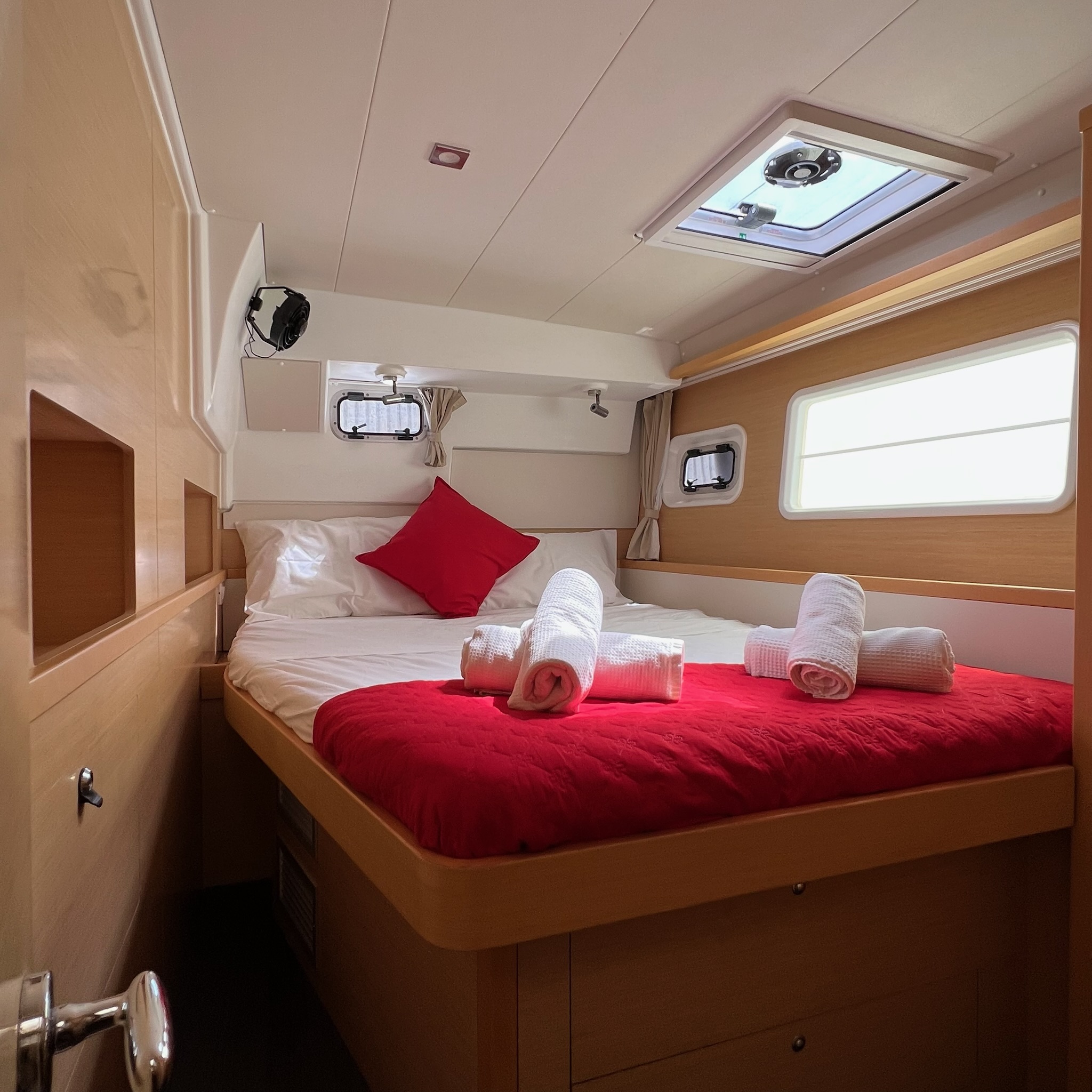 Photo #8 - Lagoon 400 S2 (Red Sail) en Fontvieille - 63220