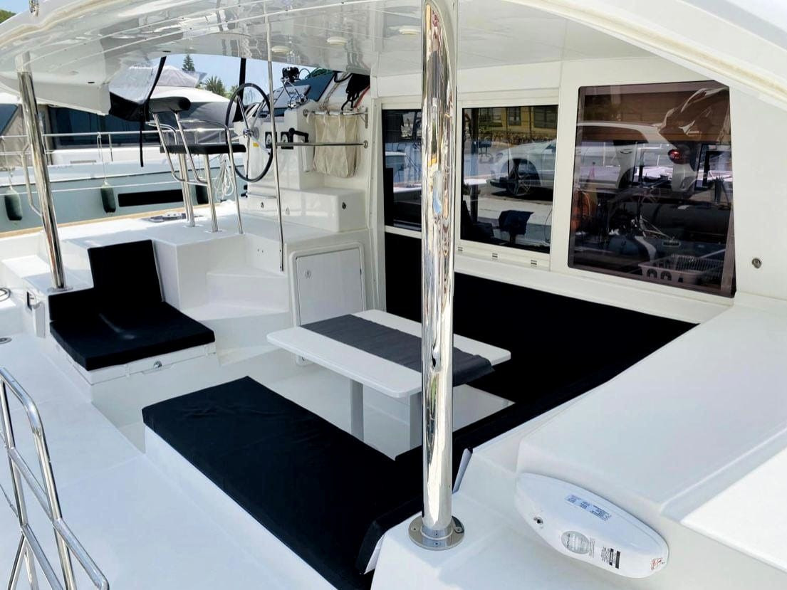 Photo #3 - Lagoon 400 S2 (Esmeralda) in Santa Eulalia del Rio - 62036