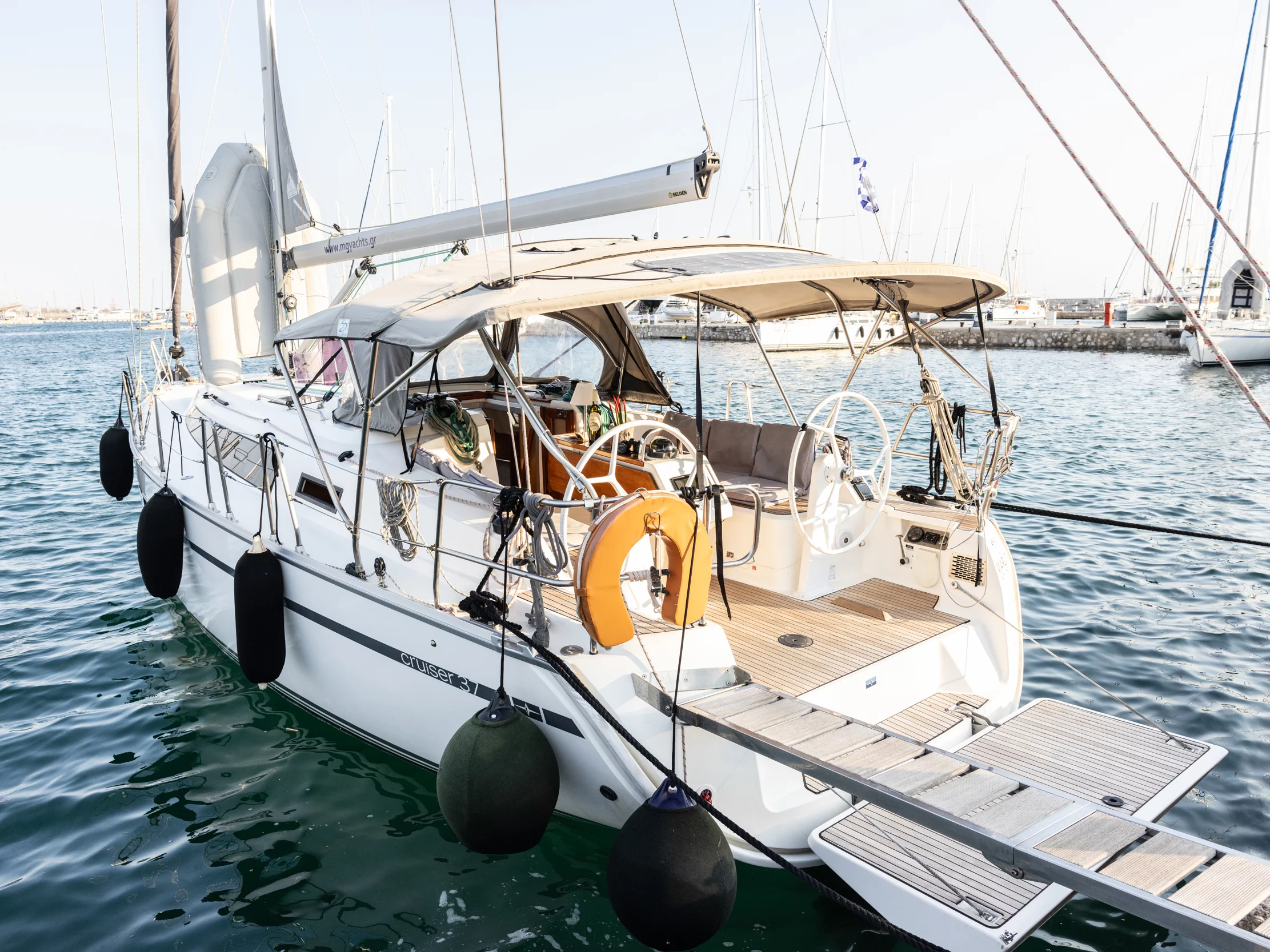 Bavaria Cruiser 37 (3 cab.) (MG-CR37-17-M) Main image - 0
