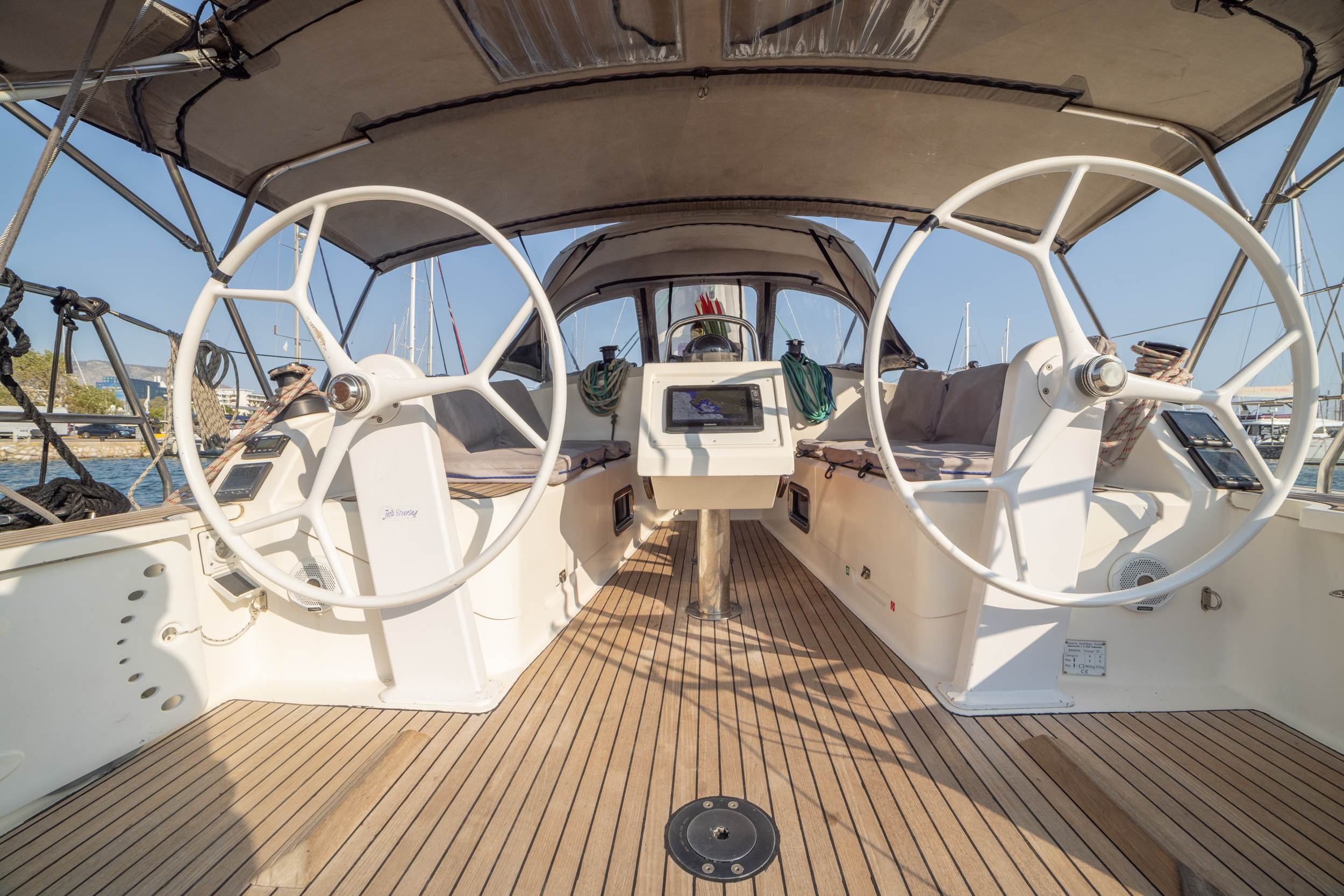 Photo #4 - Bavaria Cruiser 37 (3 cab.) (MG-CR37-17-M) en Athènes - 12684