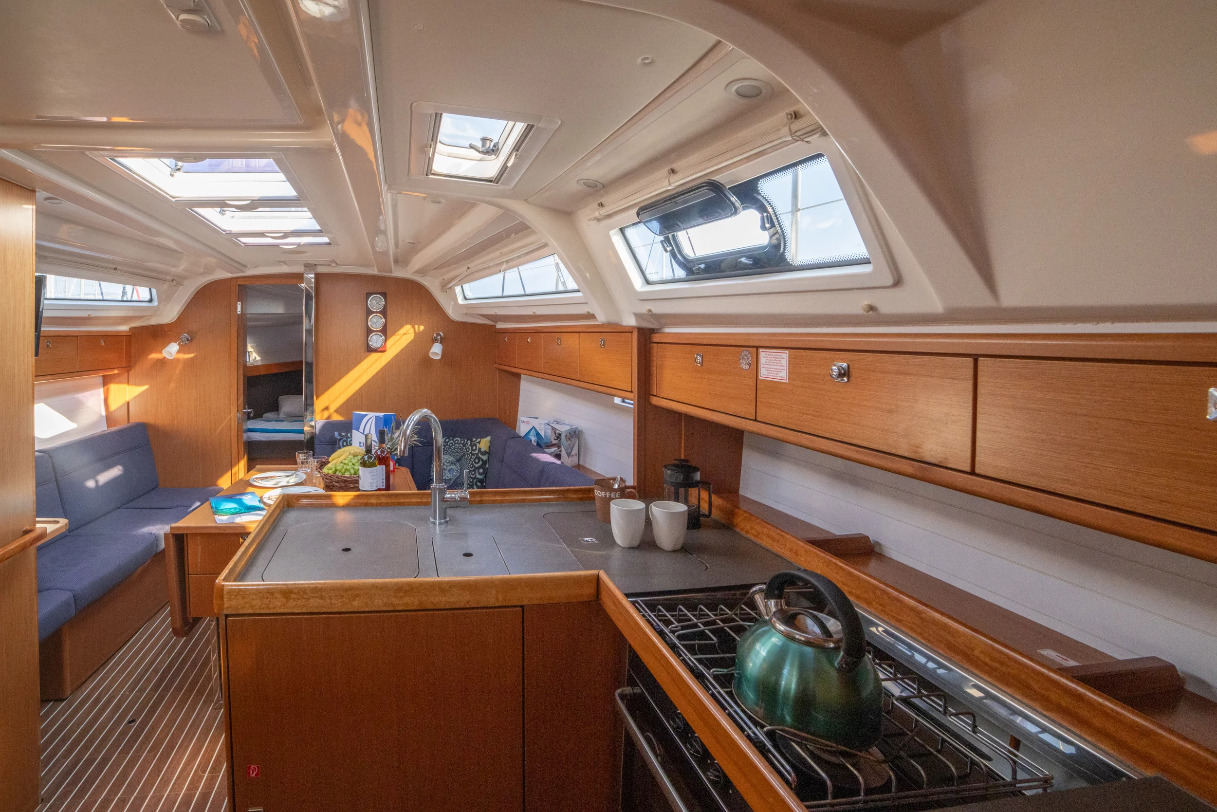 Bavaria Cruiser 37 (3 cab.) (MG-CR37-17-M)  - 11