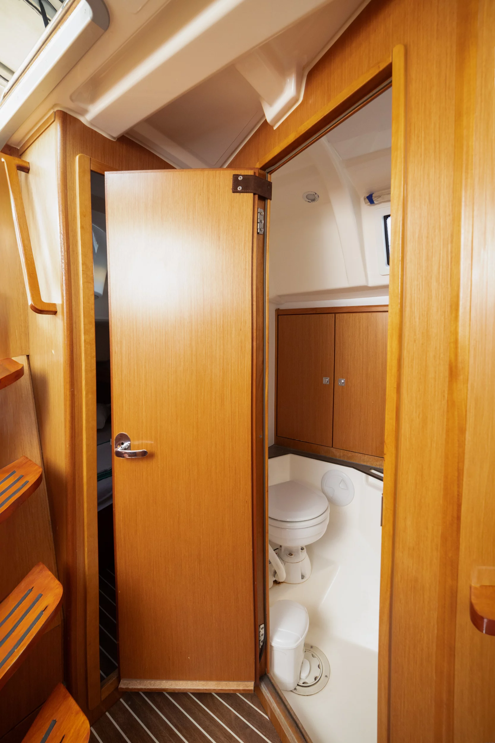 Bavaria Cruiser 37 (3 cab.) (MG-CR37-17-M)  - 9