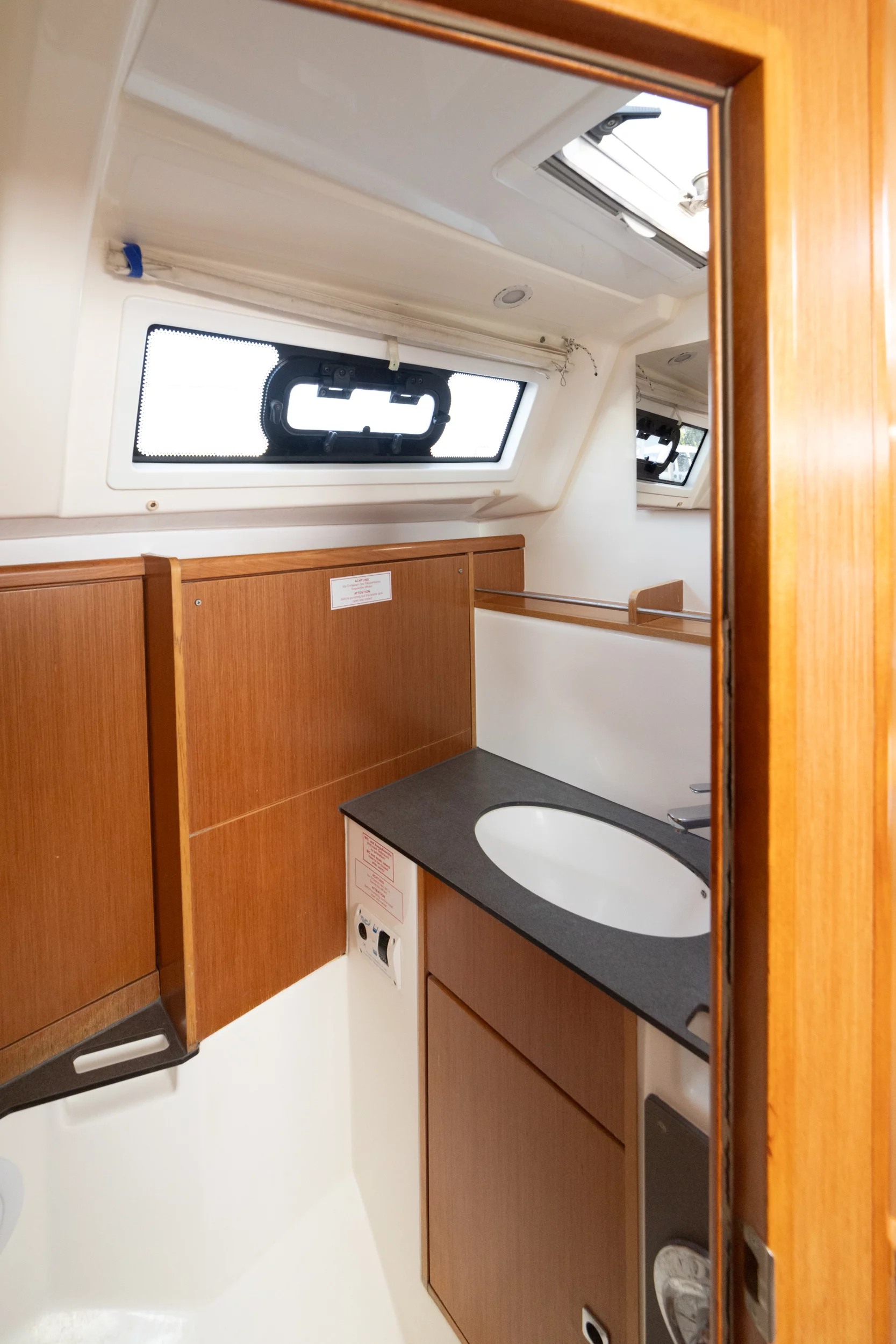 Bavaria Cruiser 37 (3 cab.) (MG-CR37-17-M)  - 2