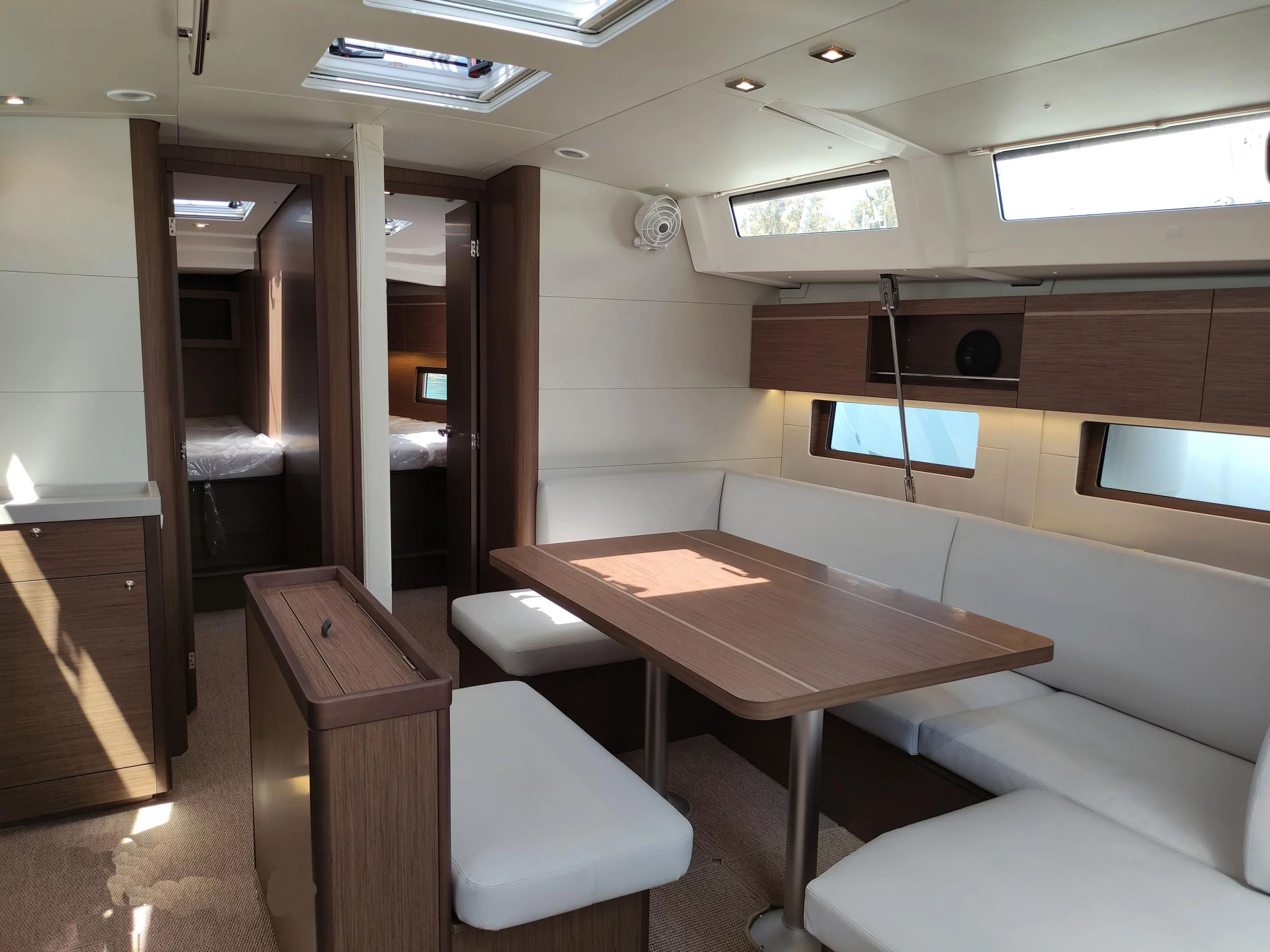 Oceanis 46.1 (5 cab) (MG-OC46.1-20-AA) Interior image - 6