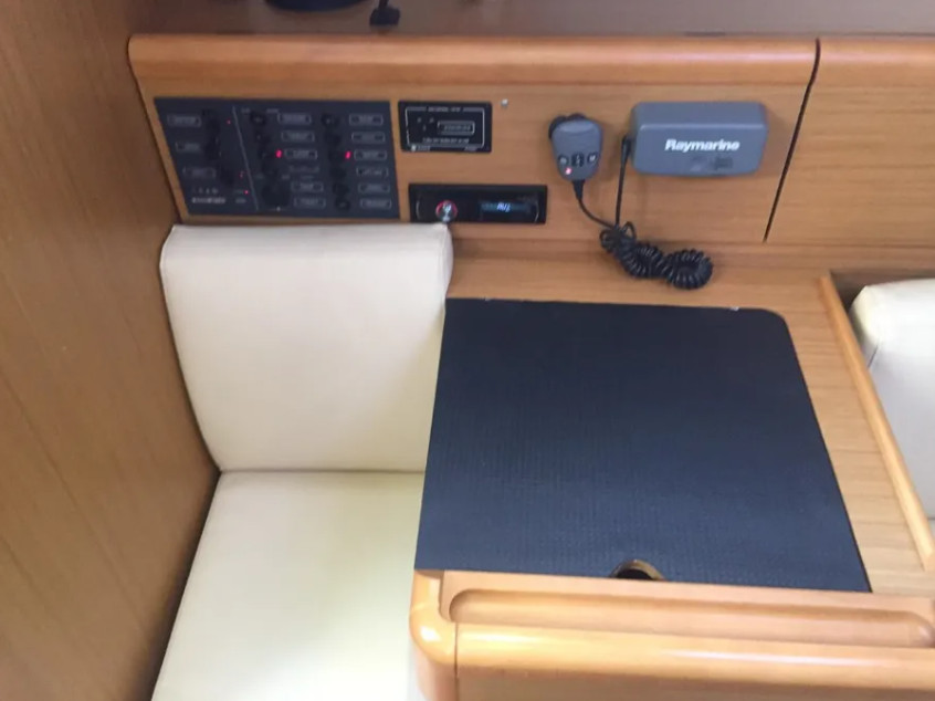 Photo #8 - Sun Odyssey 33i (2 cab.) (MG-SO33-11-ZC) en Corfou - 23819