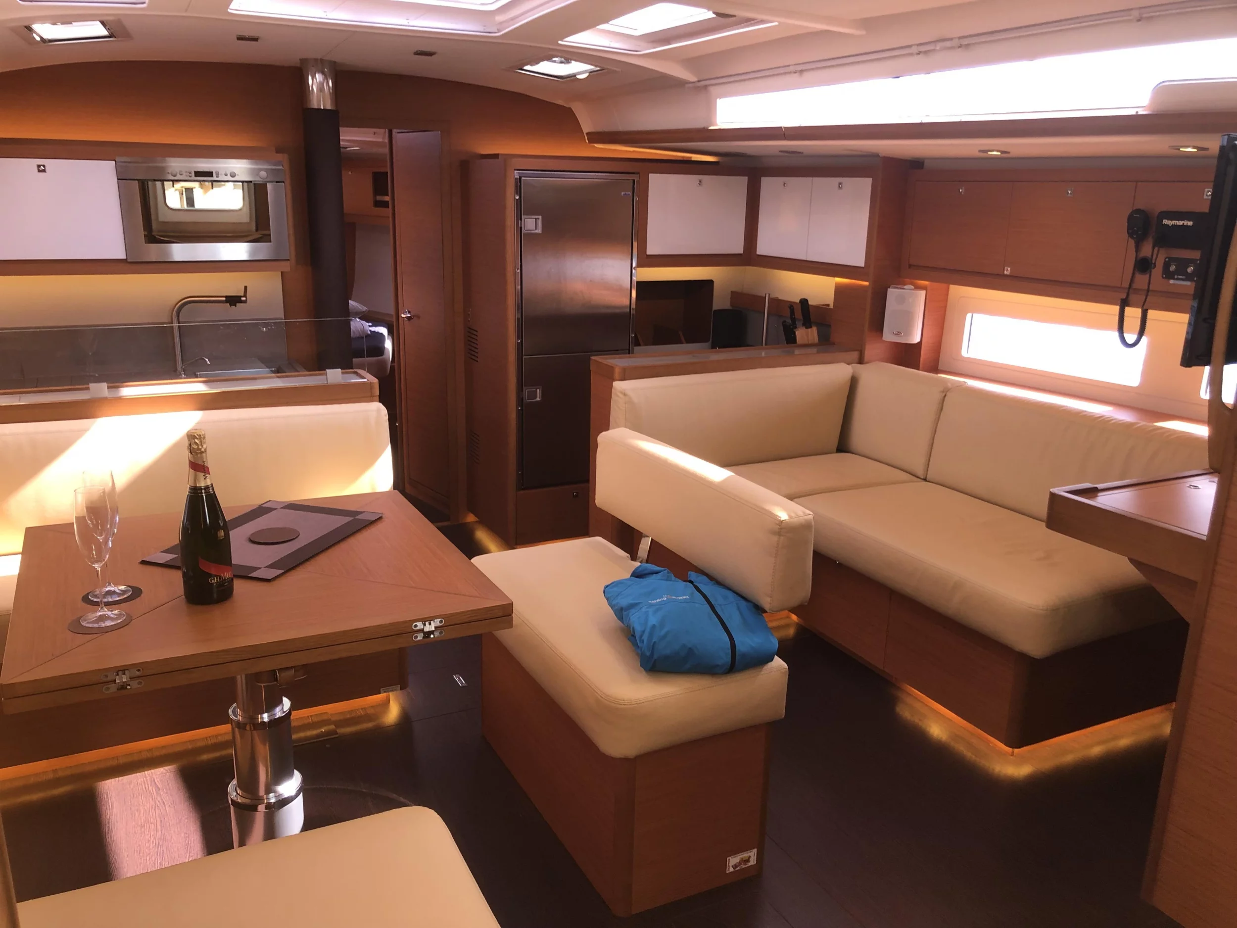 Dufour 530 Owner's version (Gringott) Interior image - 11